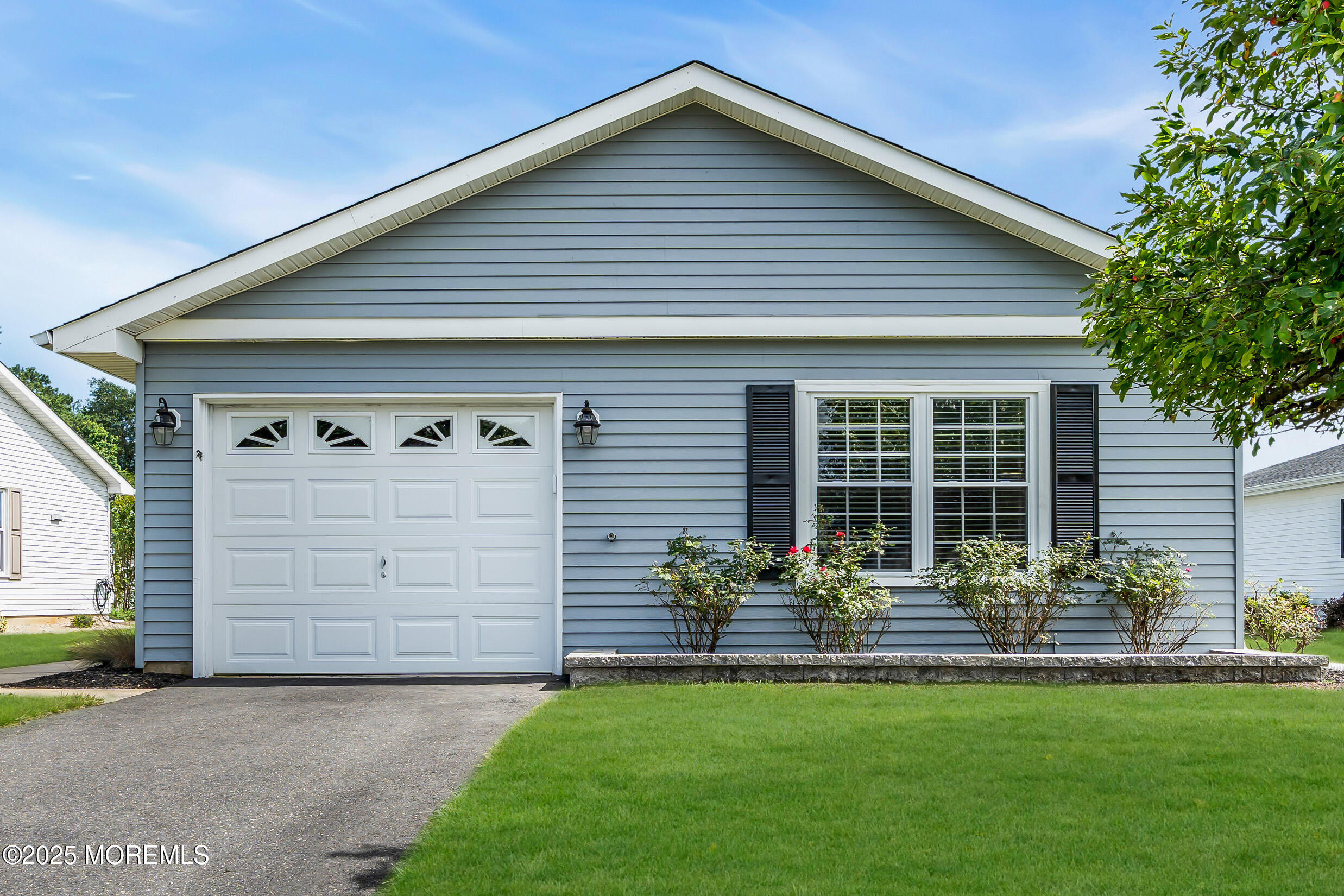 28 Greenbriar Boulevard Image 2