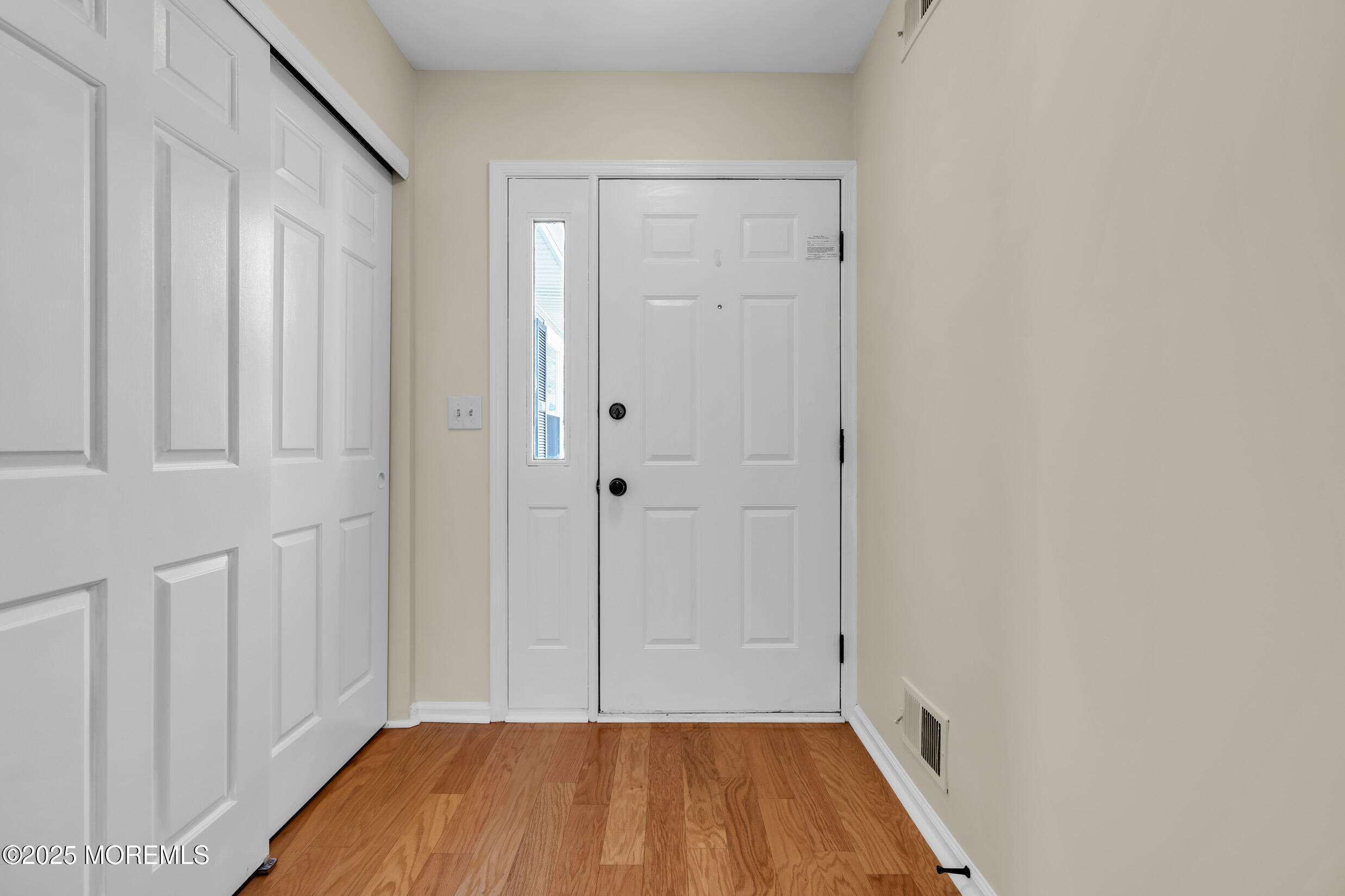 28 Greenbriar Boulevard Image 3