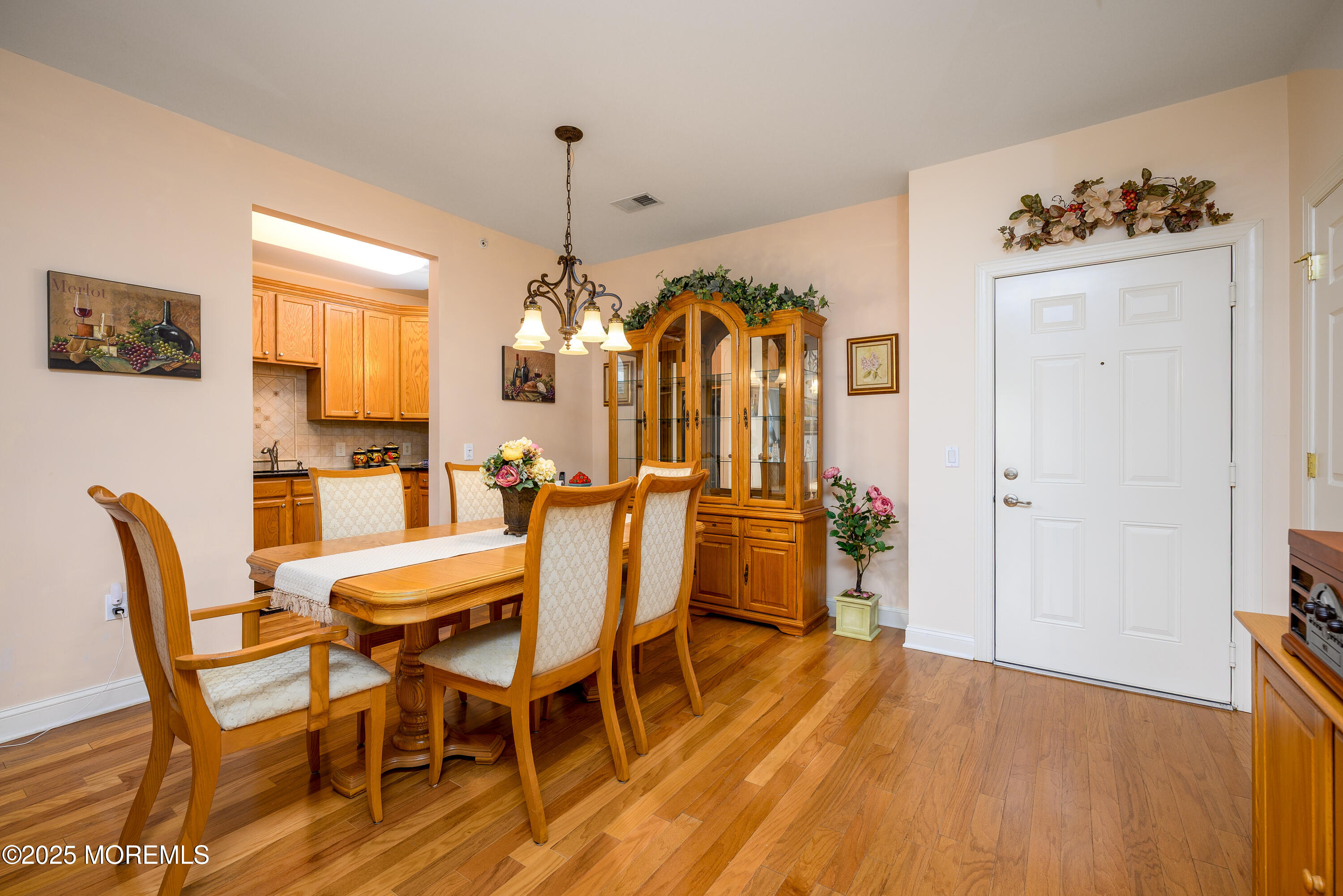 203 Canterbury Lane Image 3