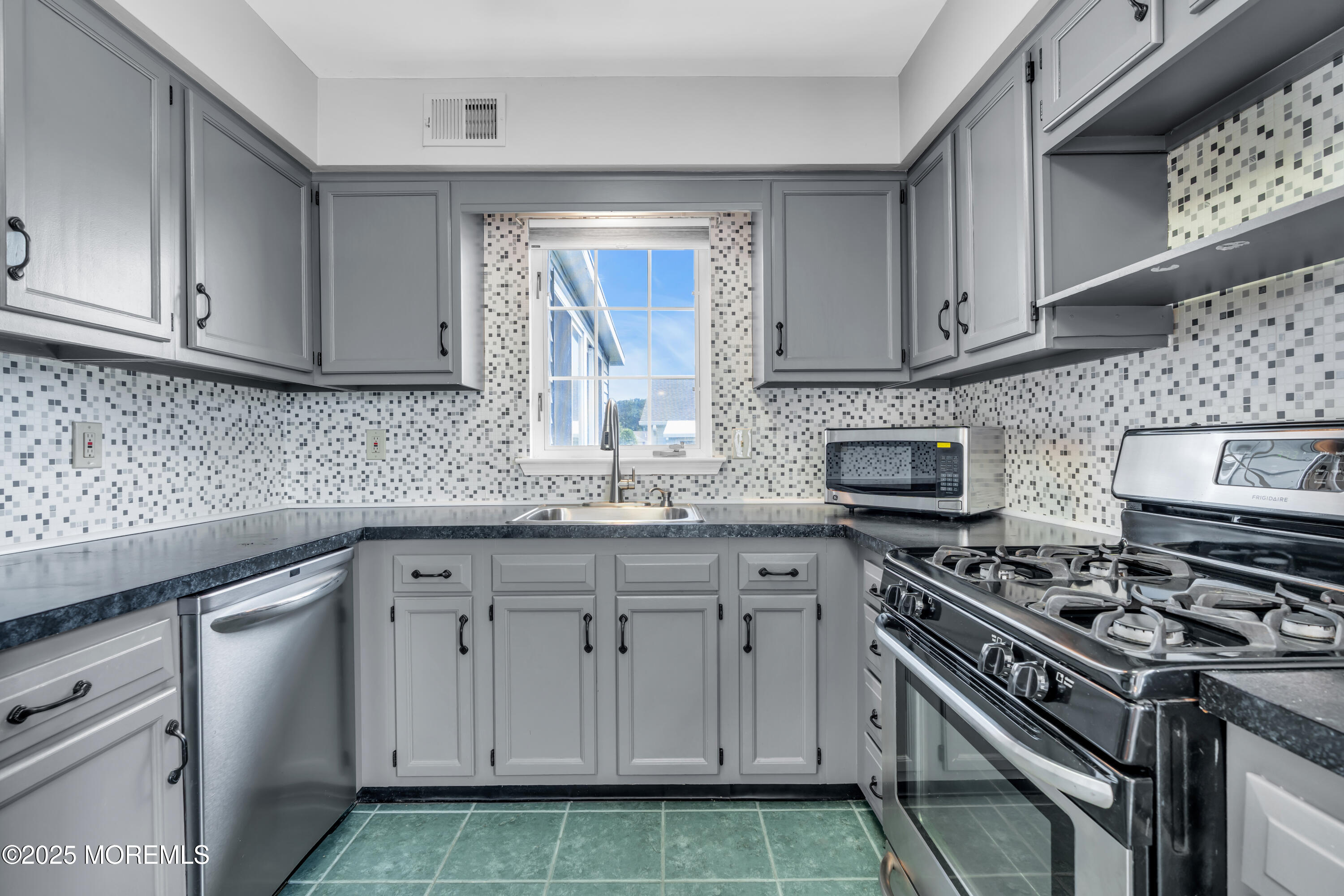 28 Greenbriar Boulevard, Brick, NJ, 08724 image 18