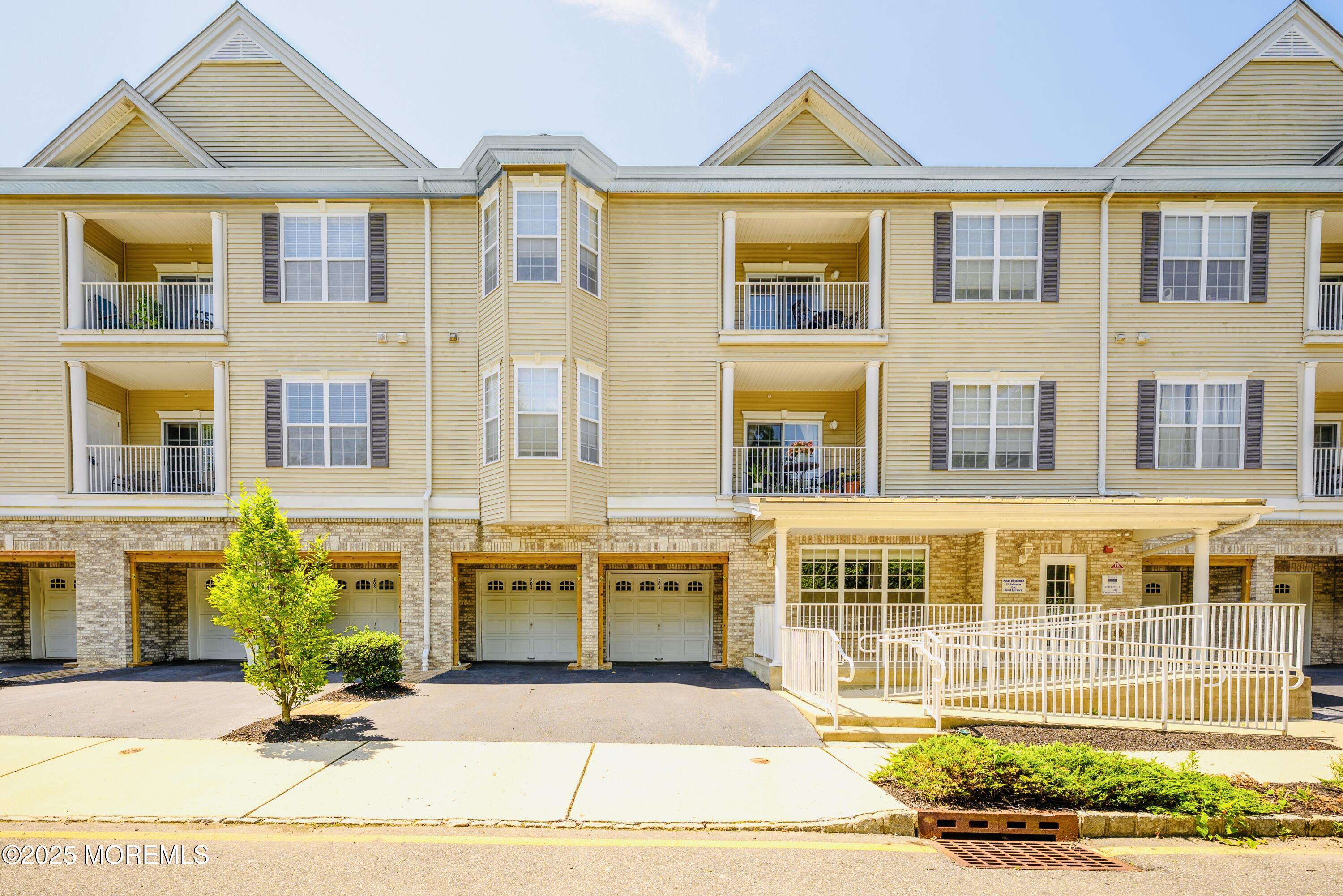 203 Canterbury Lane, Morganville, NJ, 07751