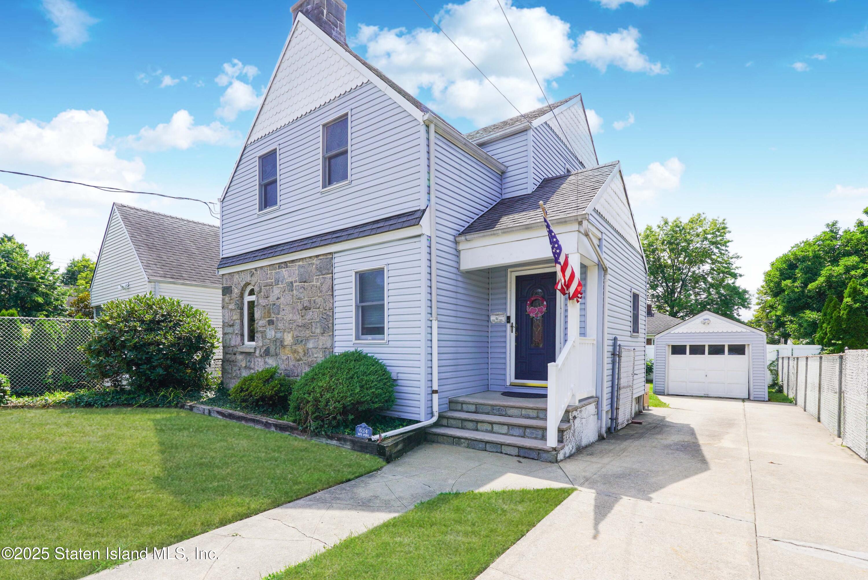 624 Davis Avenue Image 3