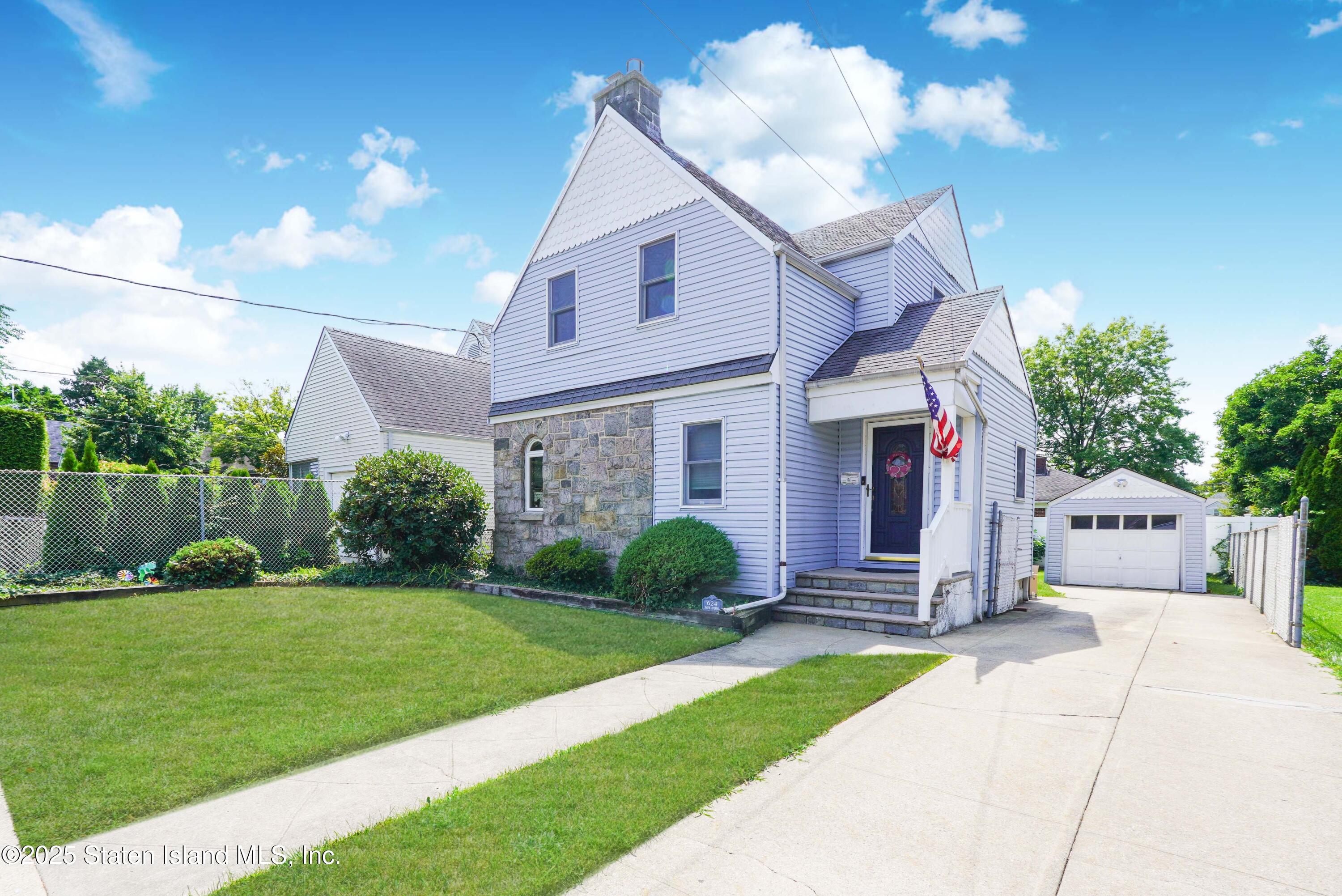 624 Davis Avenue, Staten Island, NY, 10310