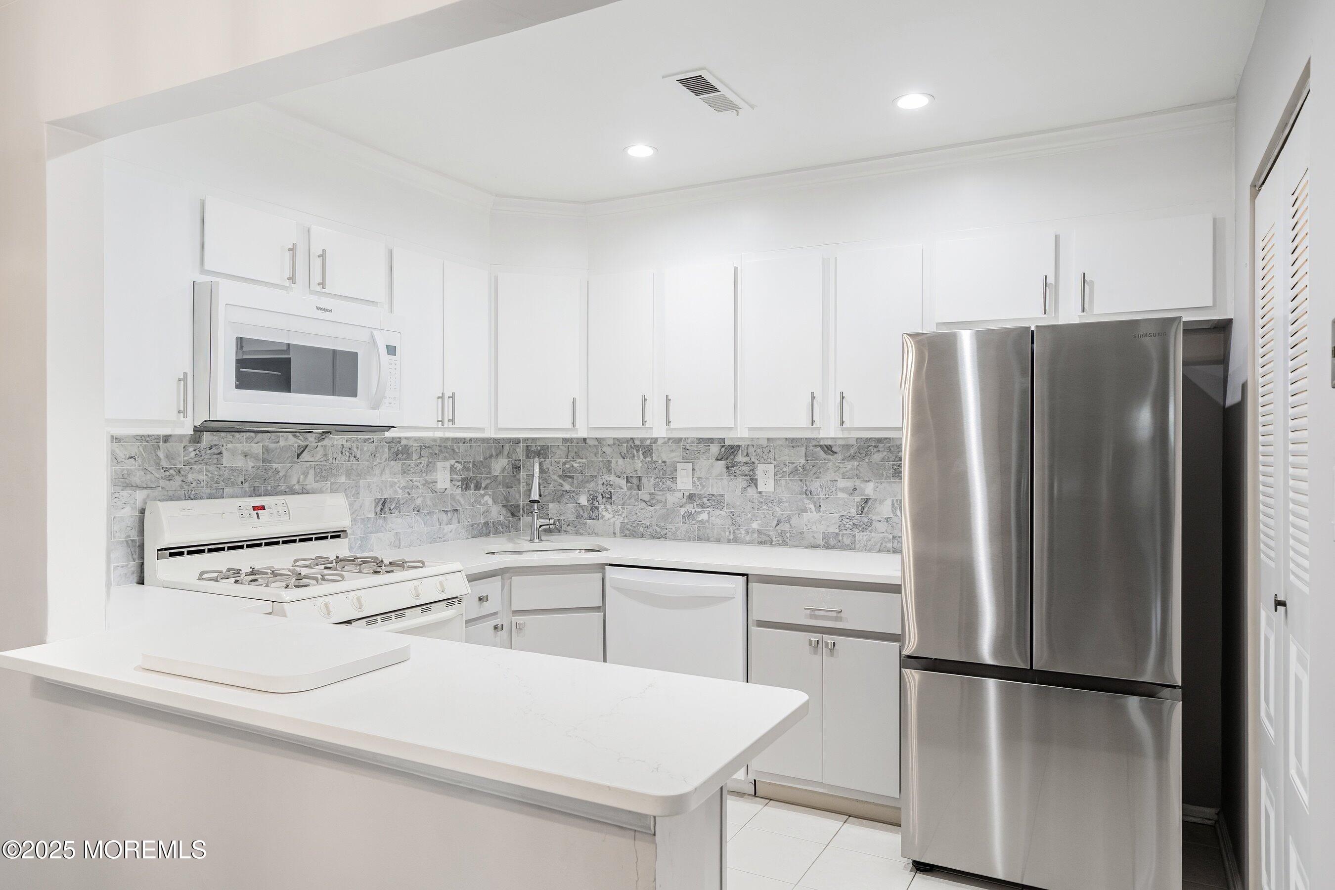 33 Honeysuckle Lane, Red Bank, NJ, 07701 image 9