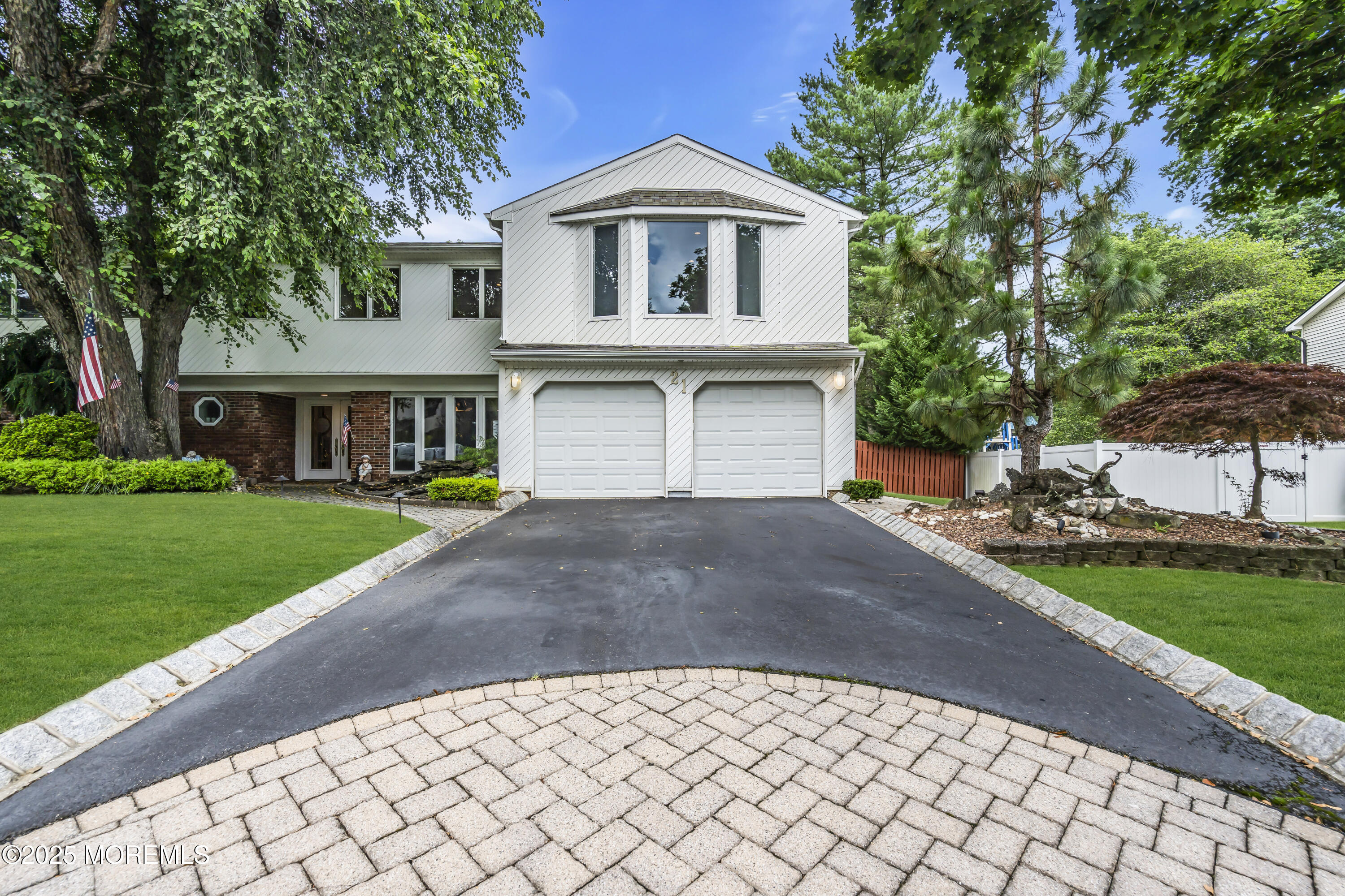 21 Alberta Drive Image 2