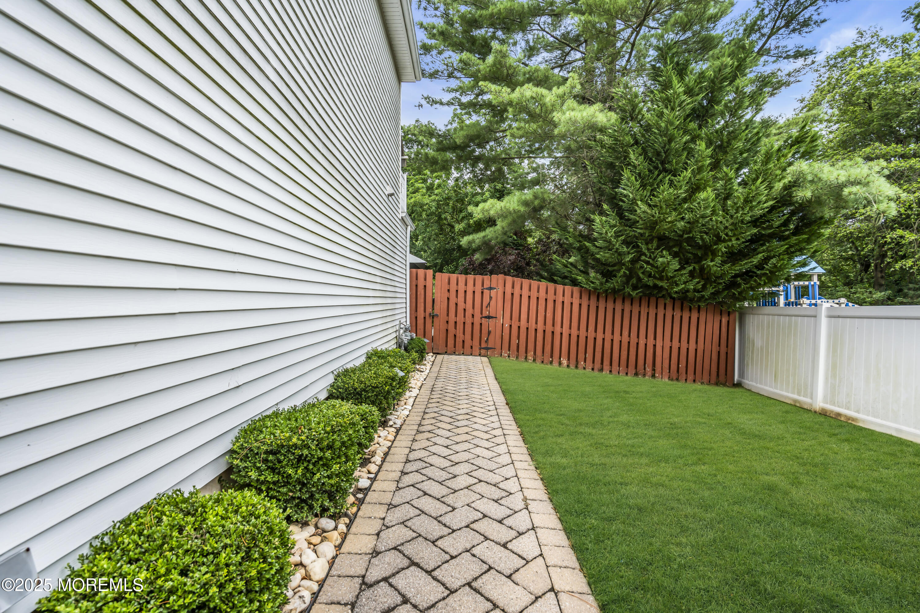 21 Alberta Drive, Marlboro, NJ, 07746 image 43