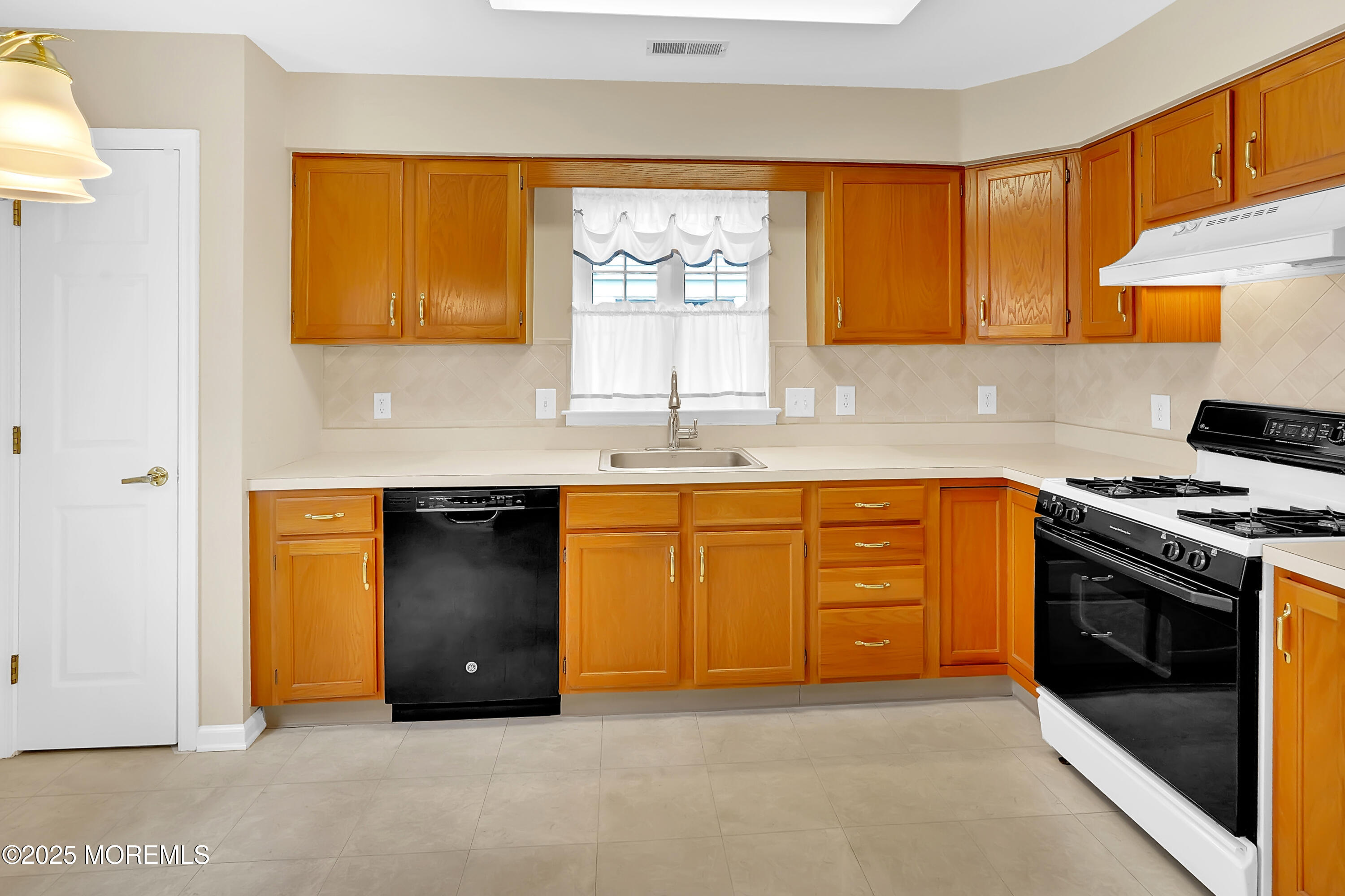 17 Kildare Lane, Jackson, NJ, 08527 image 13
