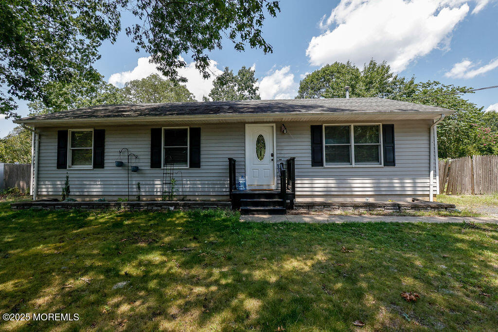 7 Letts Landing Road Image 2