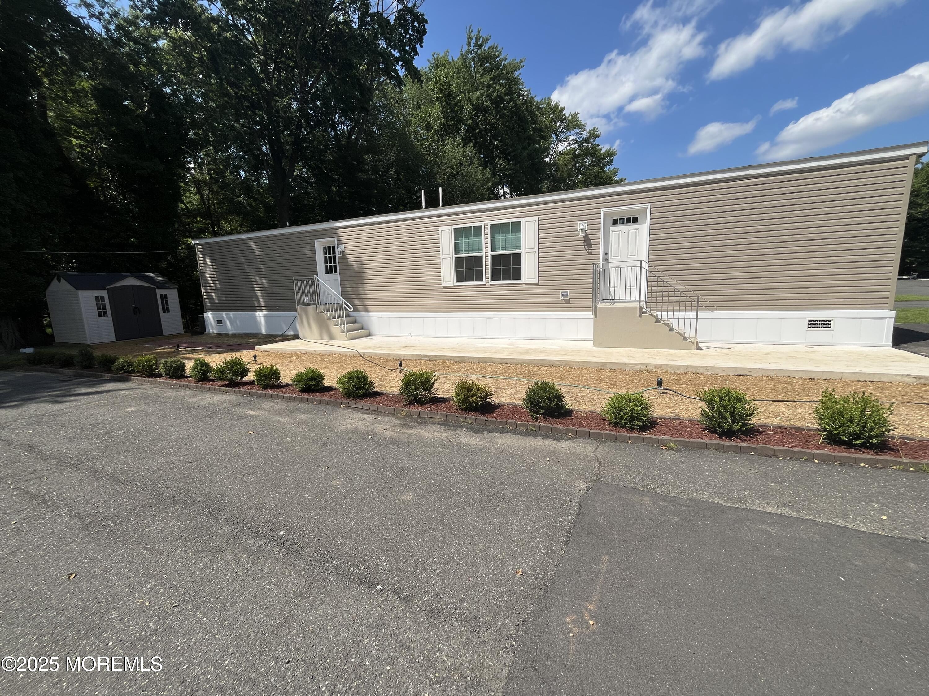 191 Us Highway 9 14, Englishtown, NJ, 07726