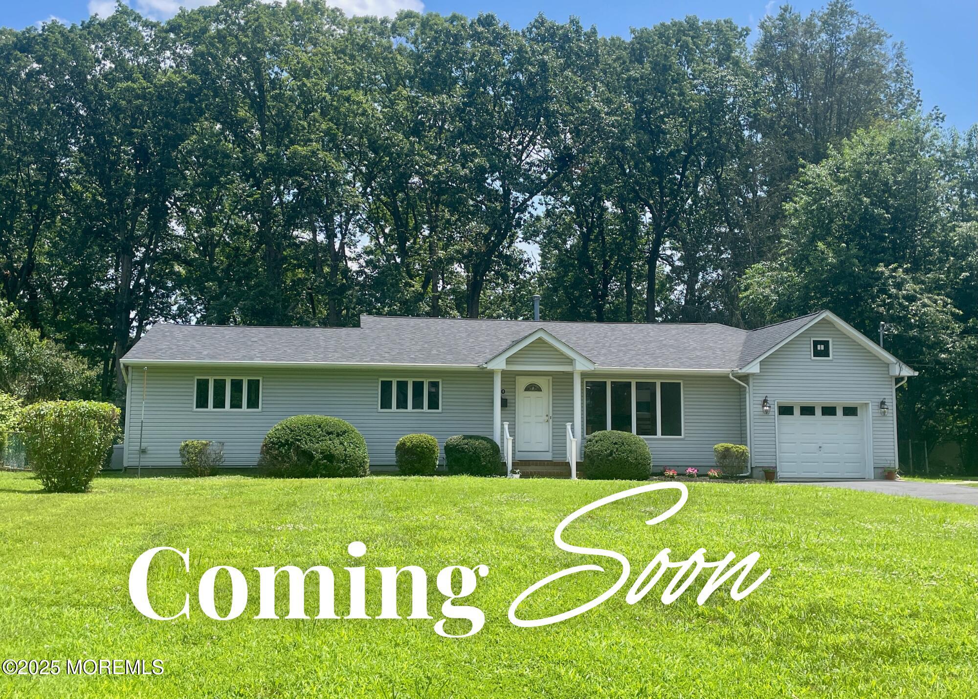 10 Locust Grove Lane, Manalapan, NJ, 07726