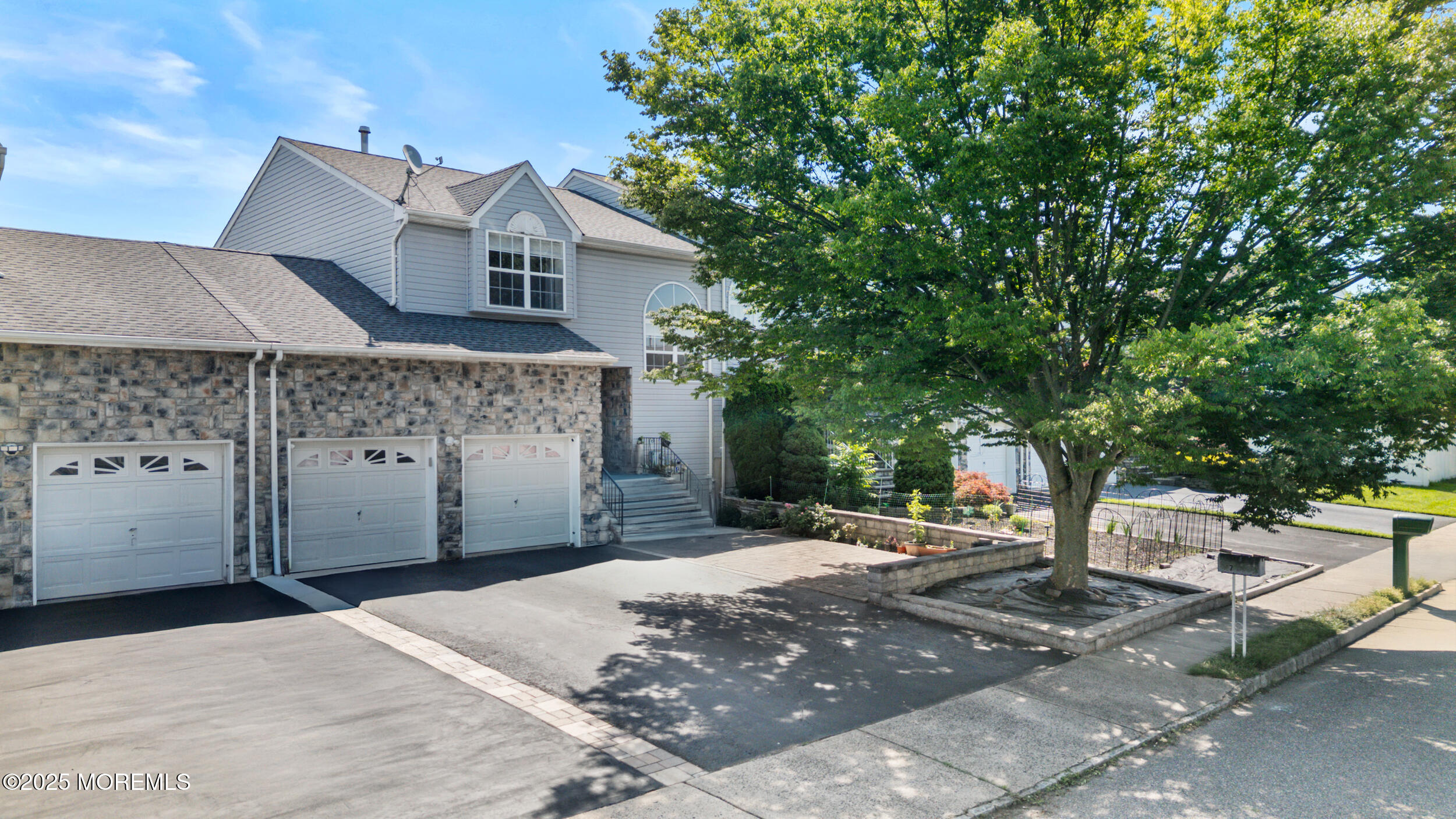 7 Warbler Road Image 1