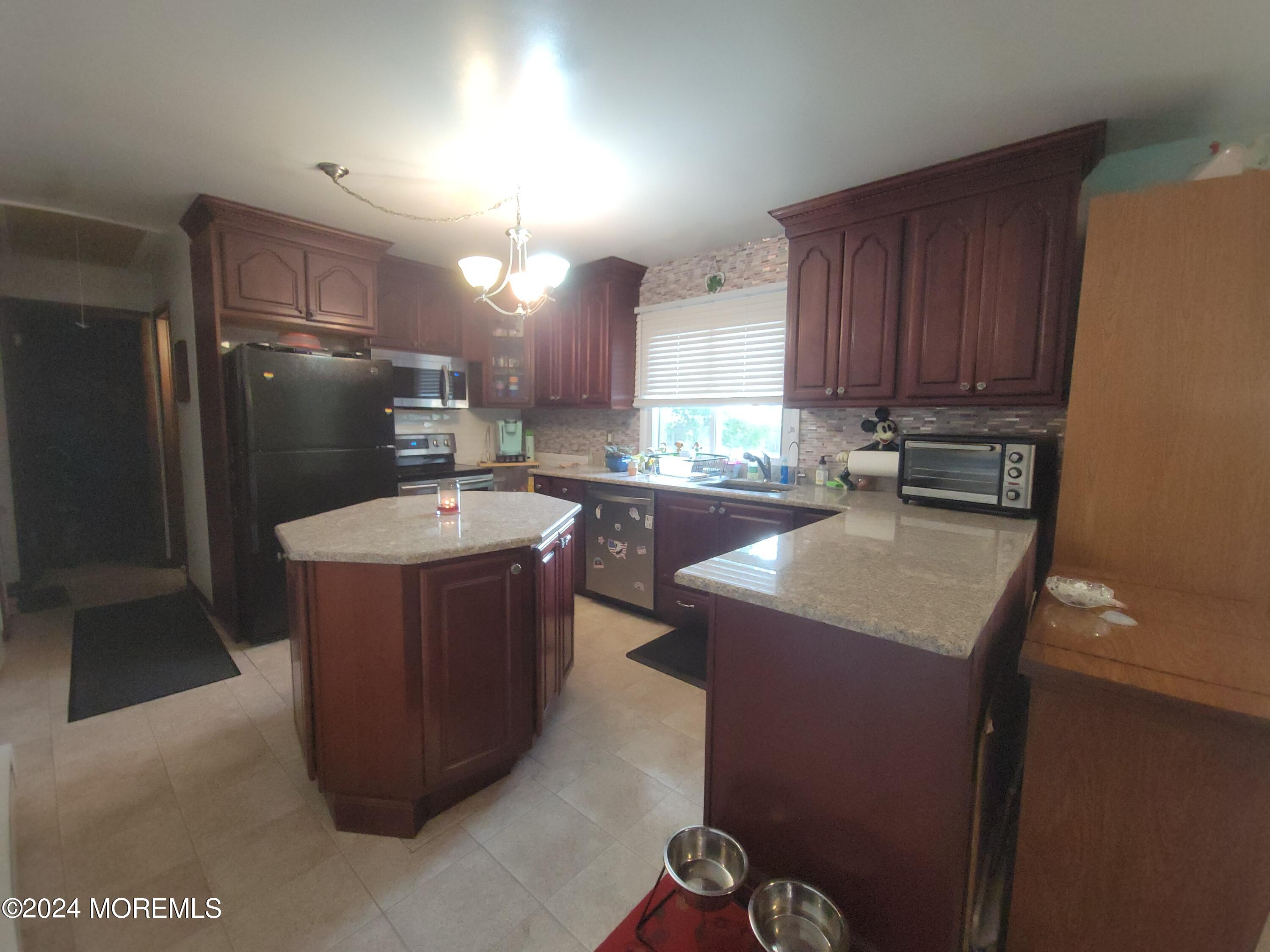 200 Pacific Avenue, Beachwood, NJ, 08722 image 11