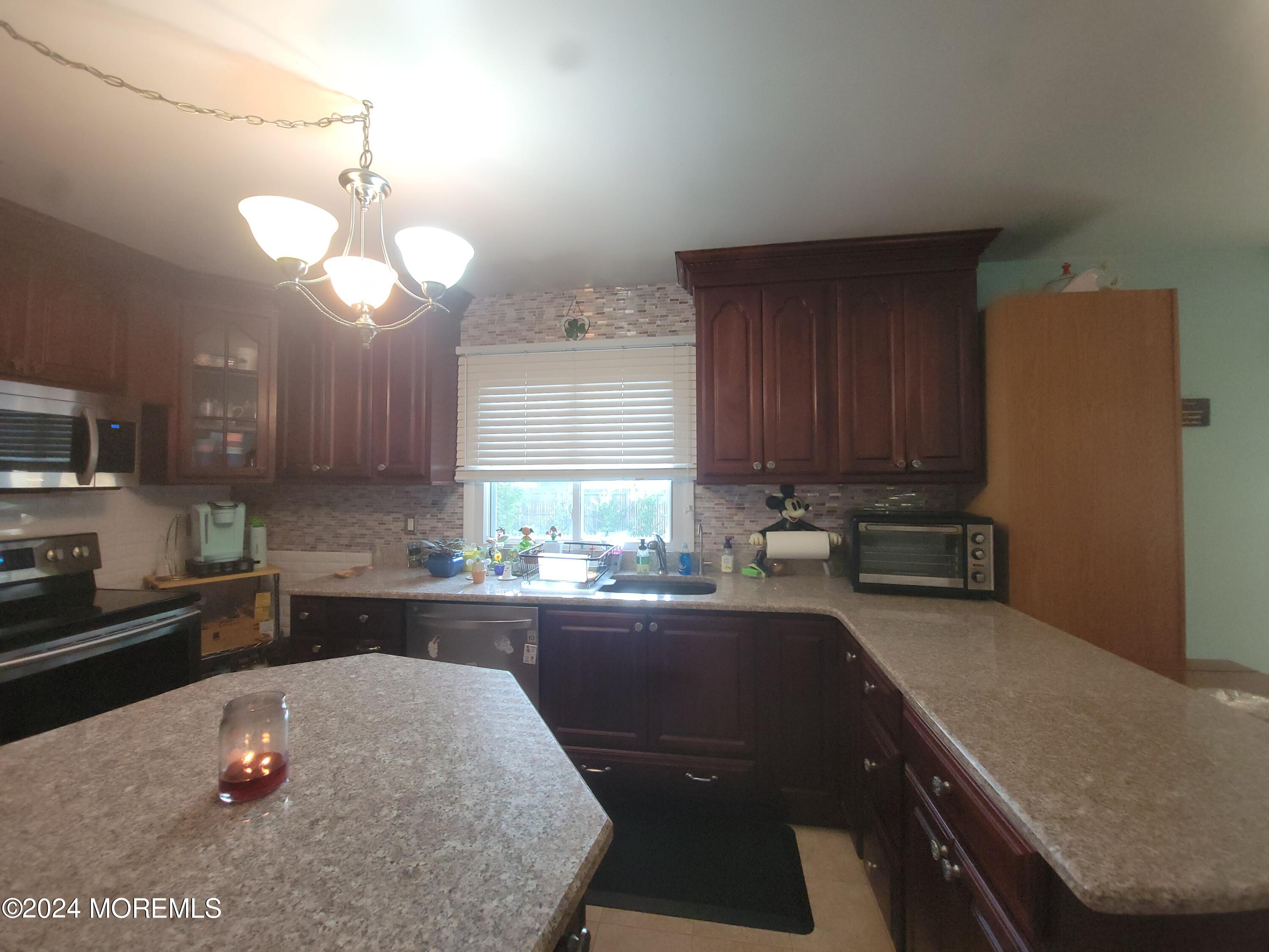 200 Pacific Avenue, Beachwood, NJ, 08722 image 13