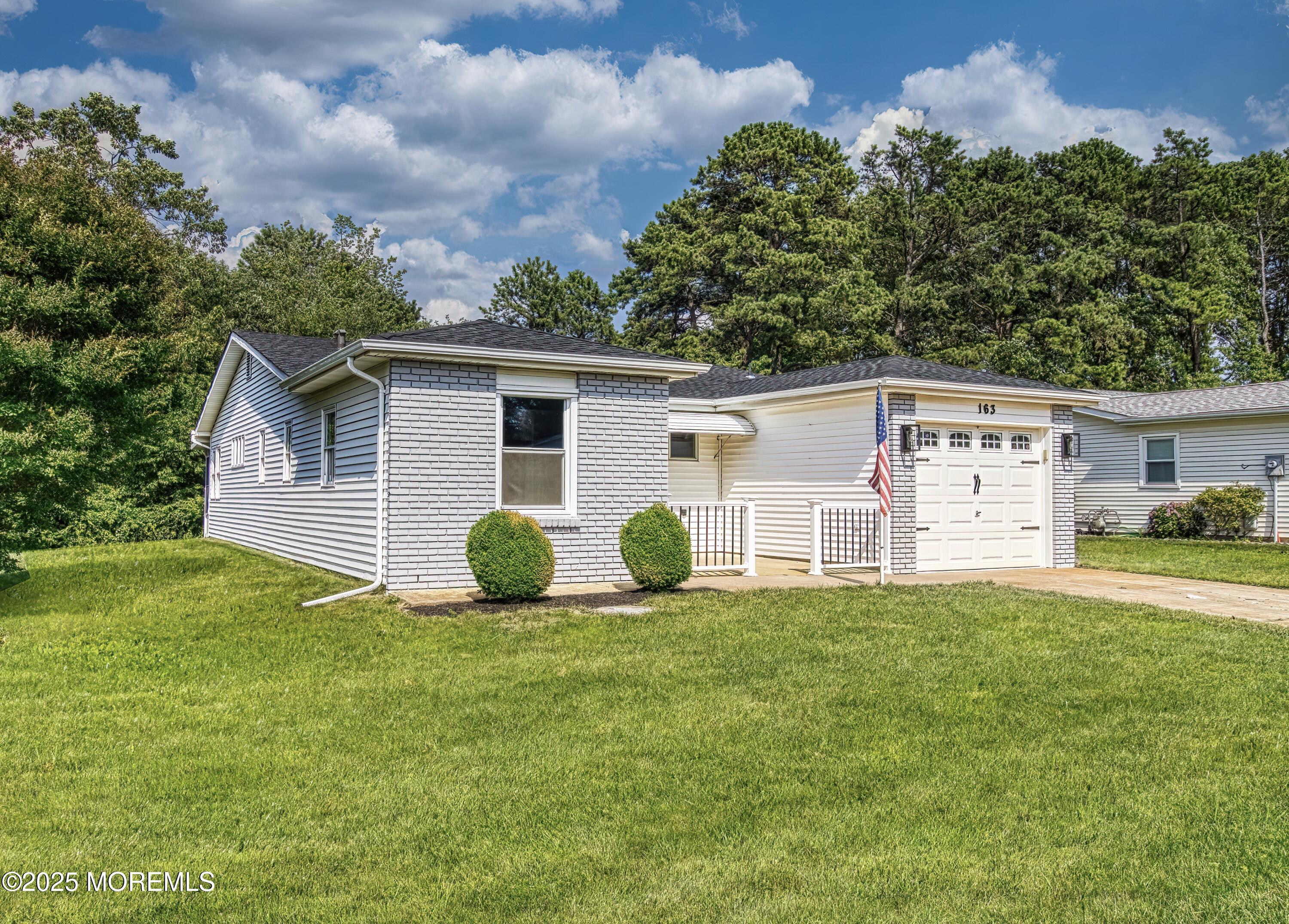 163 Courtshire Drive Image 4