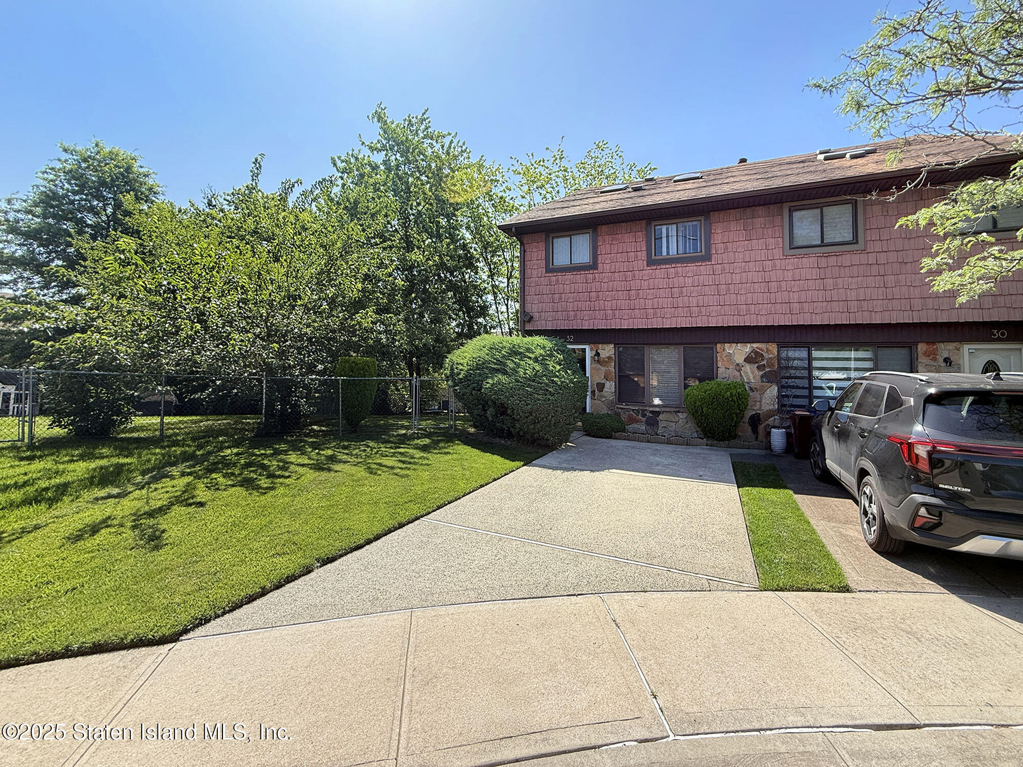 32 Sutton Place, Staten Island, NY, 10312