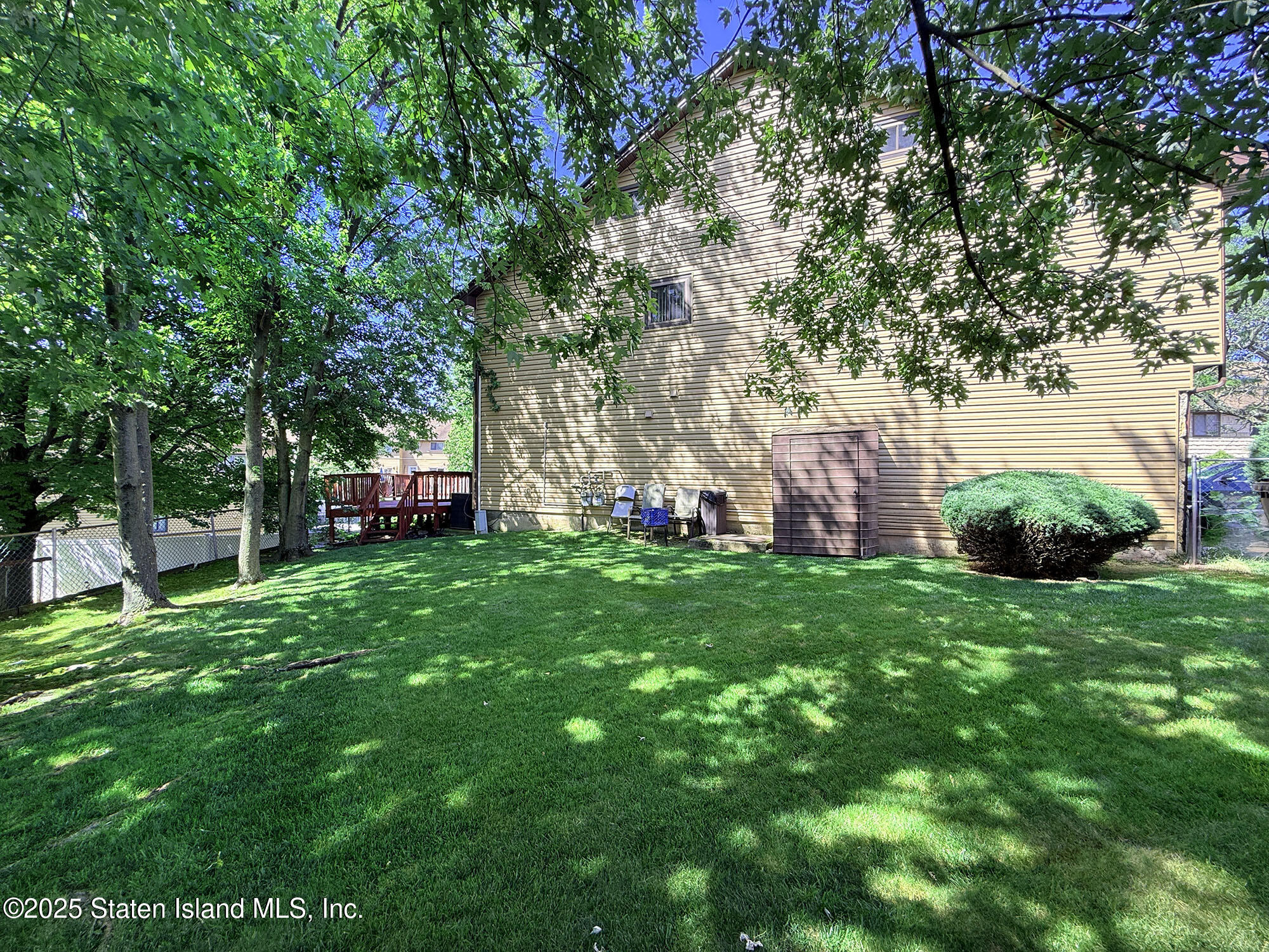 32 Sutton Place Image 3