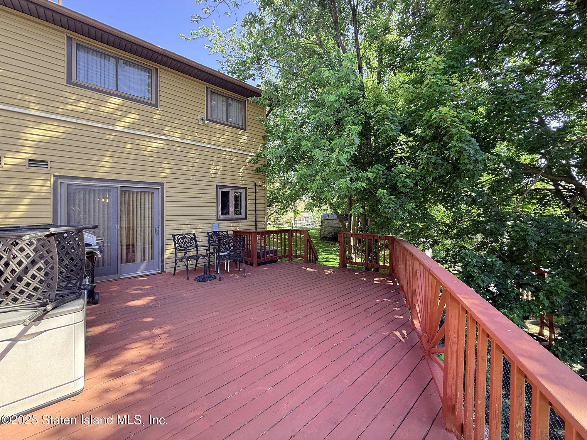32 Sutton Place Image 4