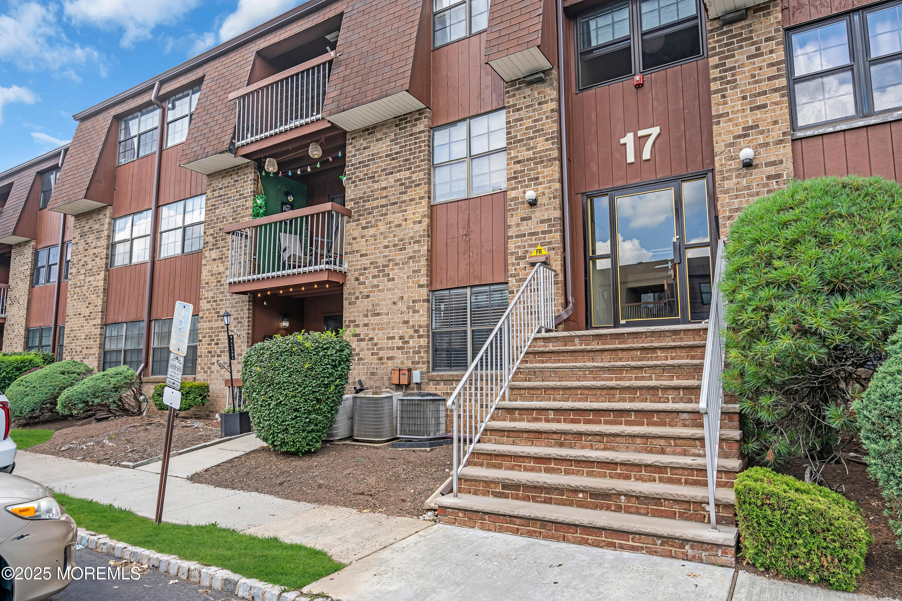 193 Sierra Court Image 2