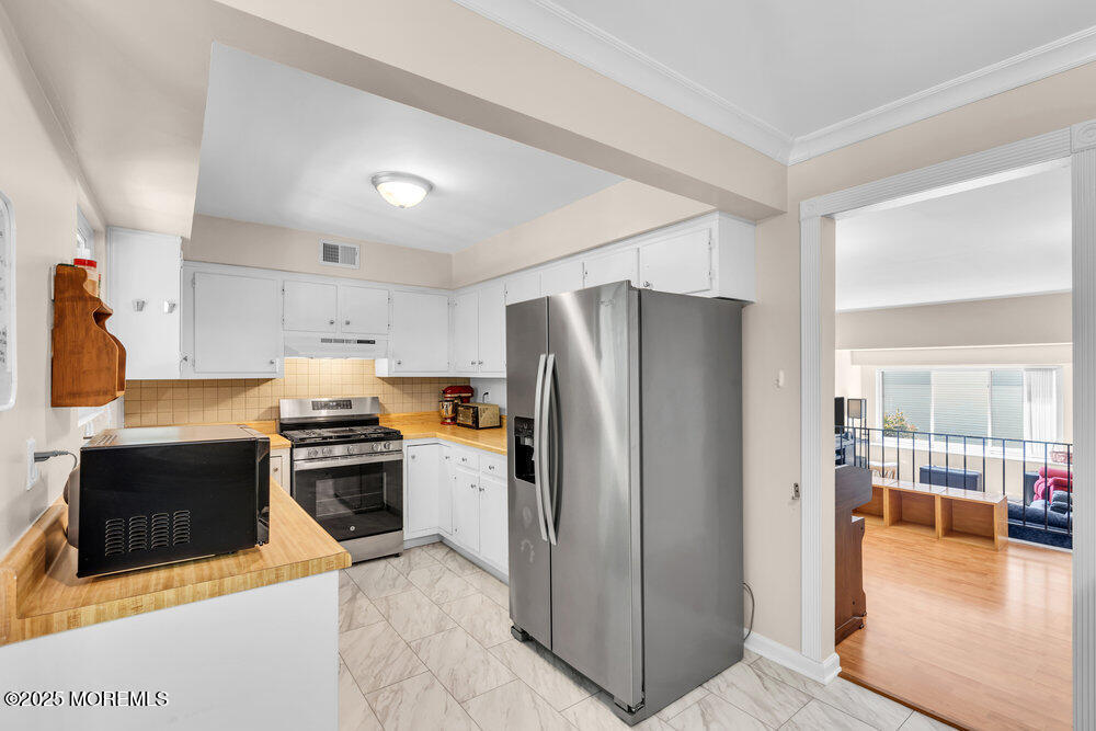 236 Clubhouse Drive, Middletown, NJ, 07748 image 15