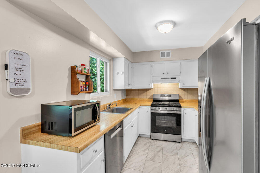 236 Clubhouse Drive, Middletown, NJ, 07748 image 16