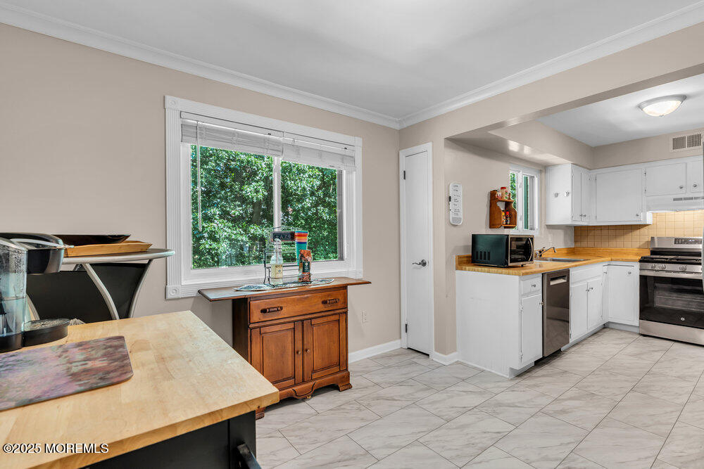 236 Clubhouse Drive, Middletown, NJ, 07748 image 18