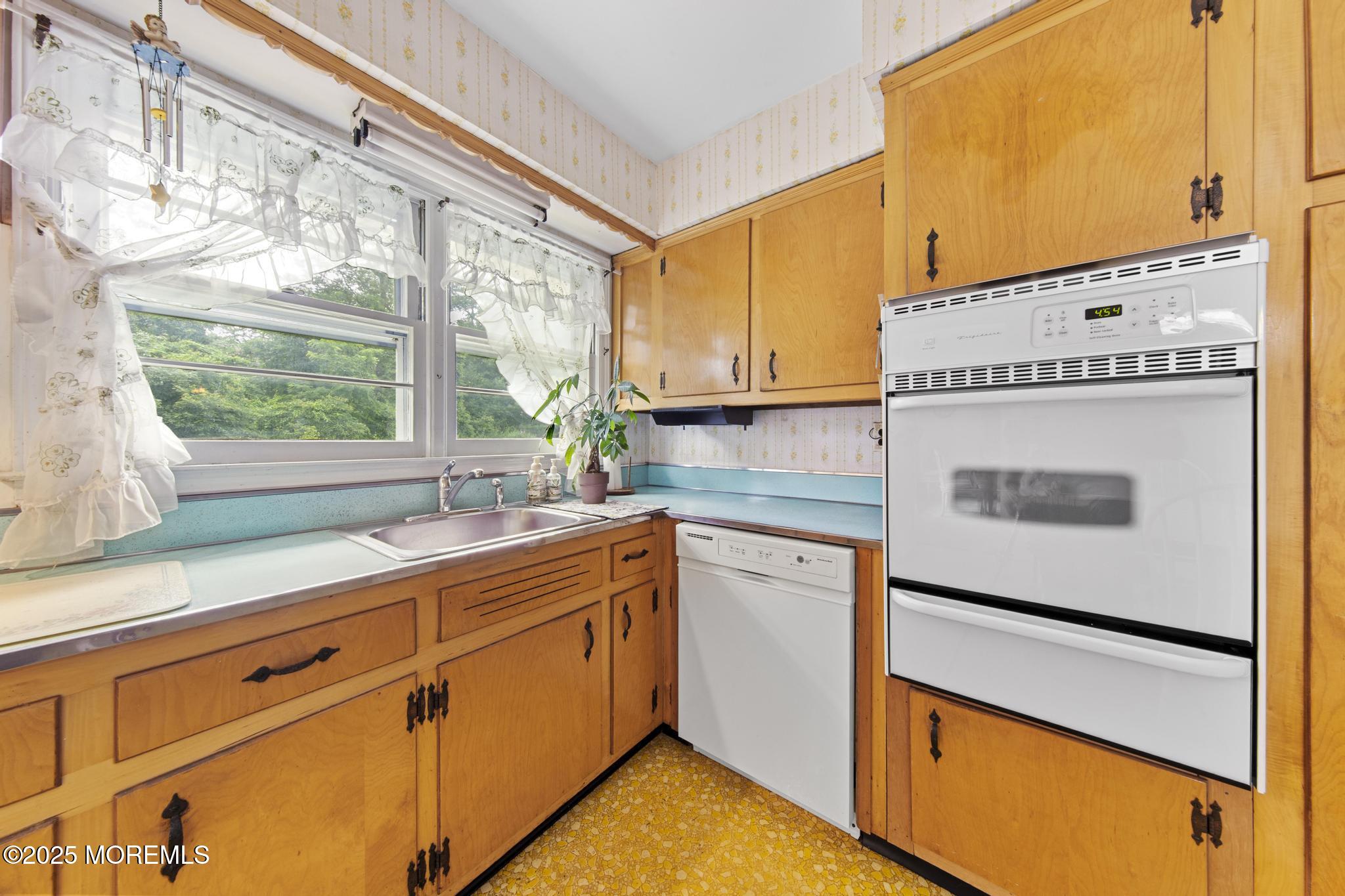 30 Clearview Drive, Tinton Falls, NJ, 07724 image 21