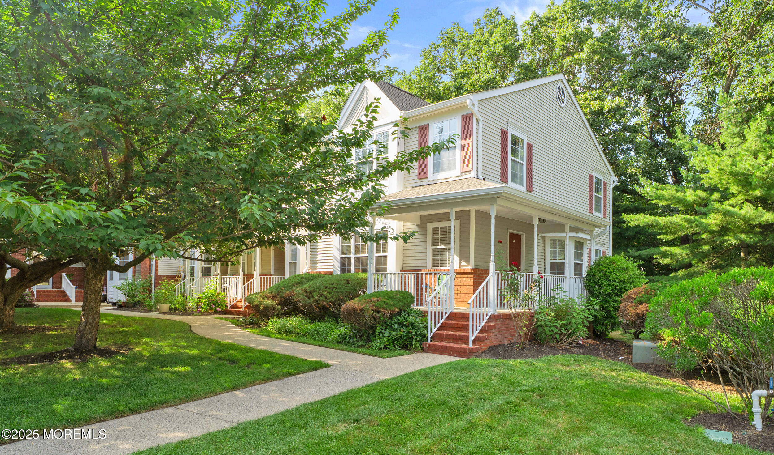 117 Lexington Court Image 2