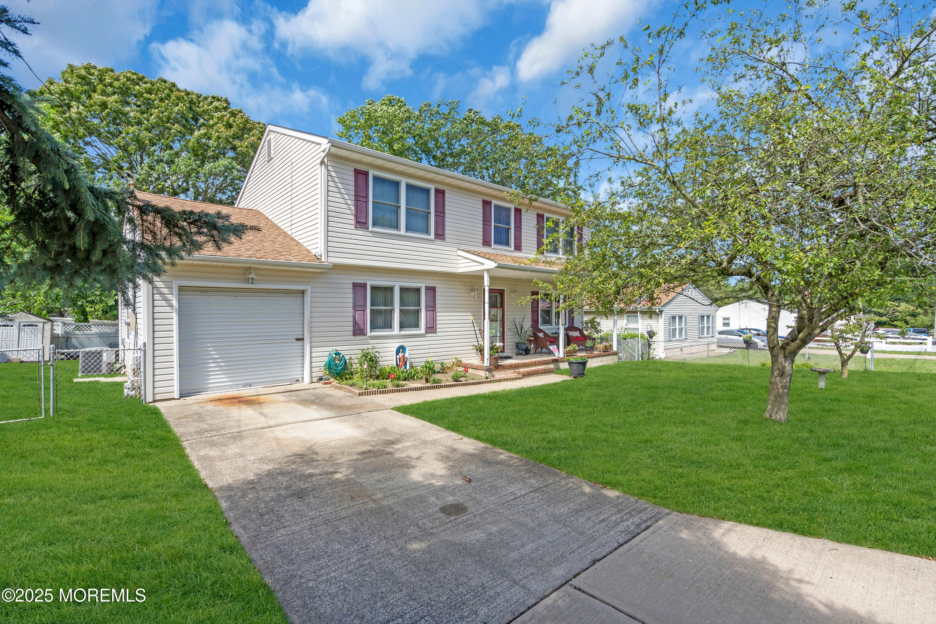 2010 Pine Meadow Avenue Image 3
