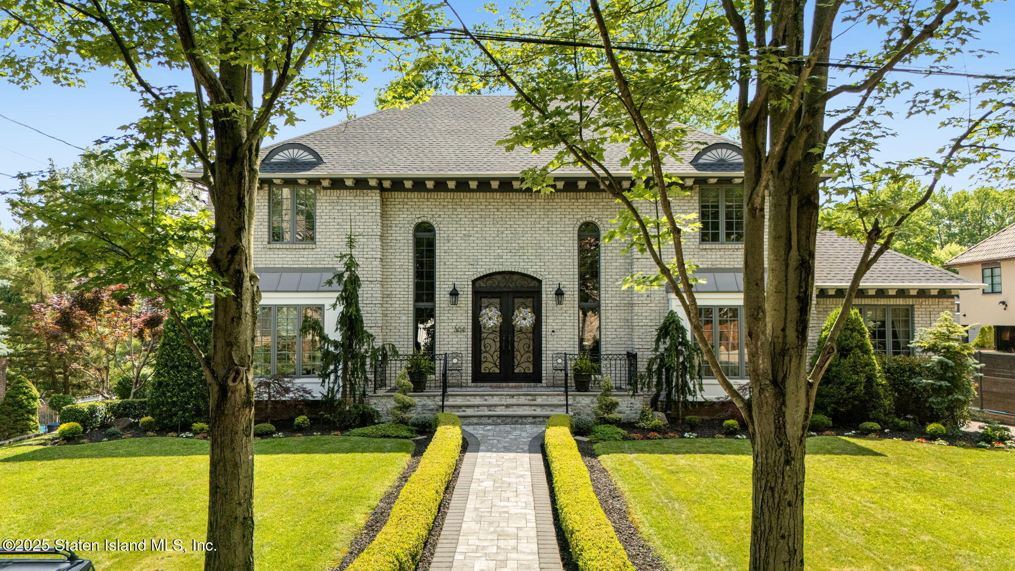 304 Bertram Avenue Image 1