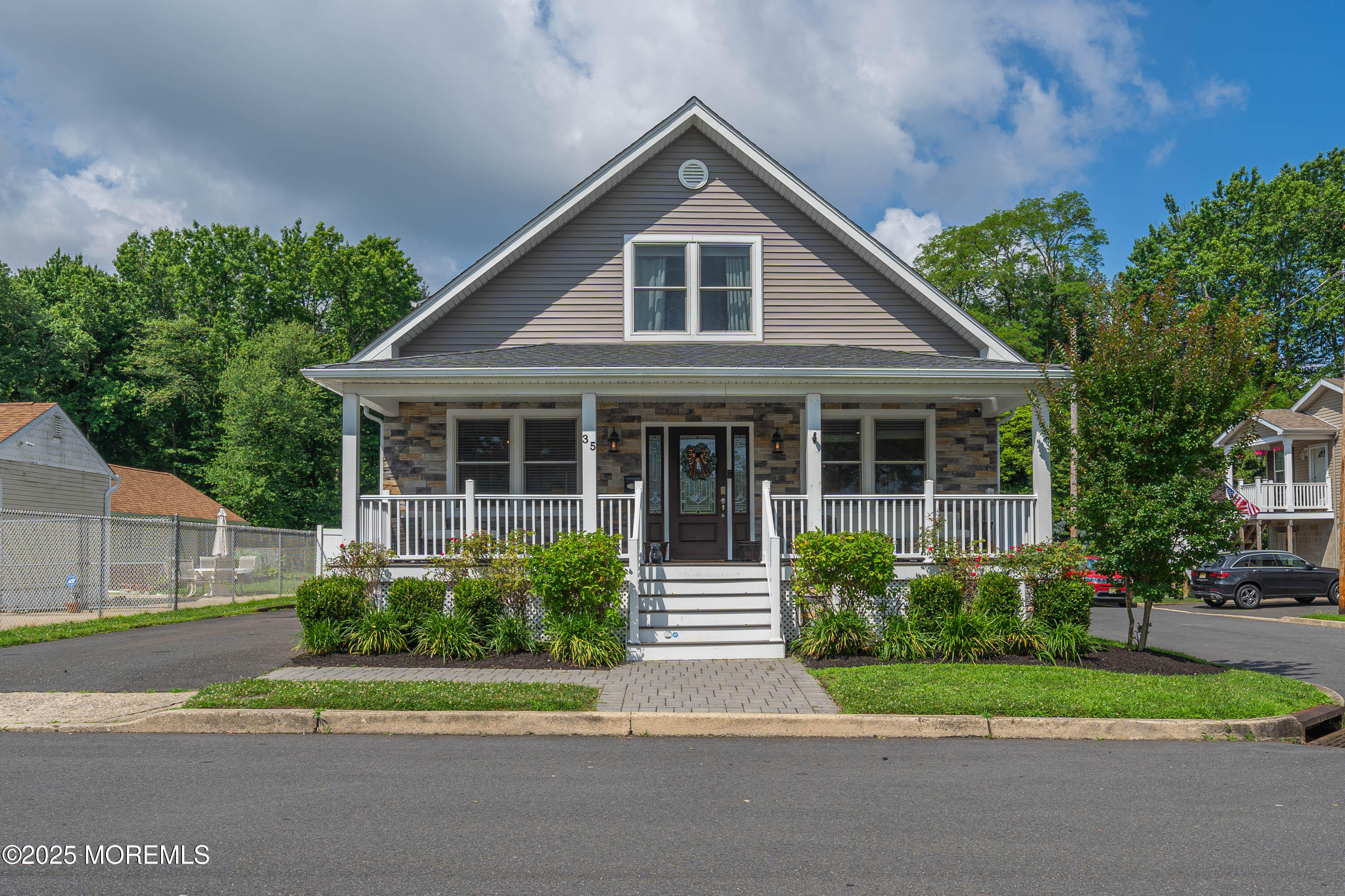 35 Mercer Avenue Image 2