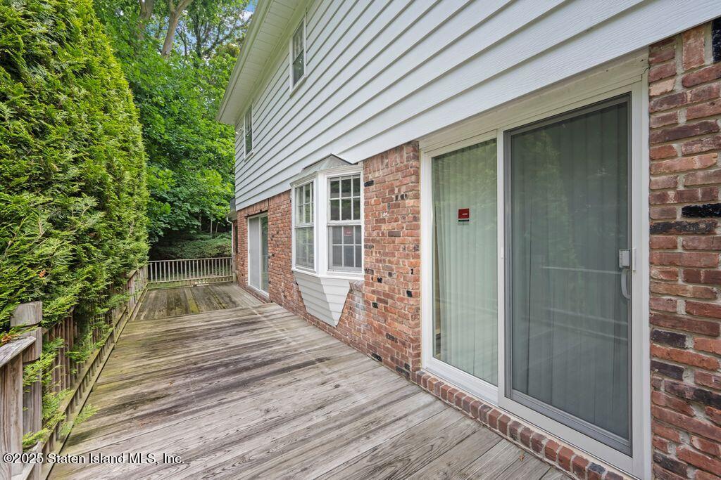 154 Howard Avenue Image 4