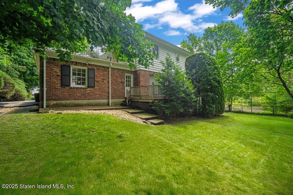 154 Howard Avenue Image 5