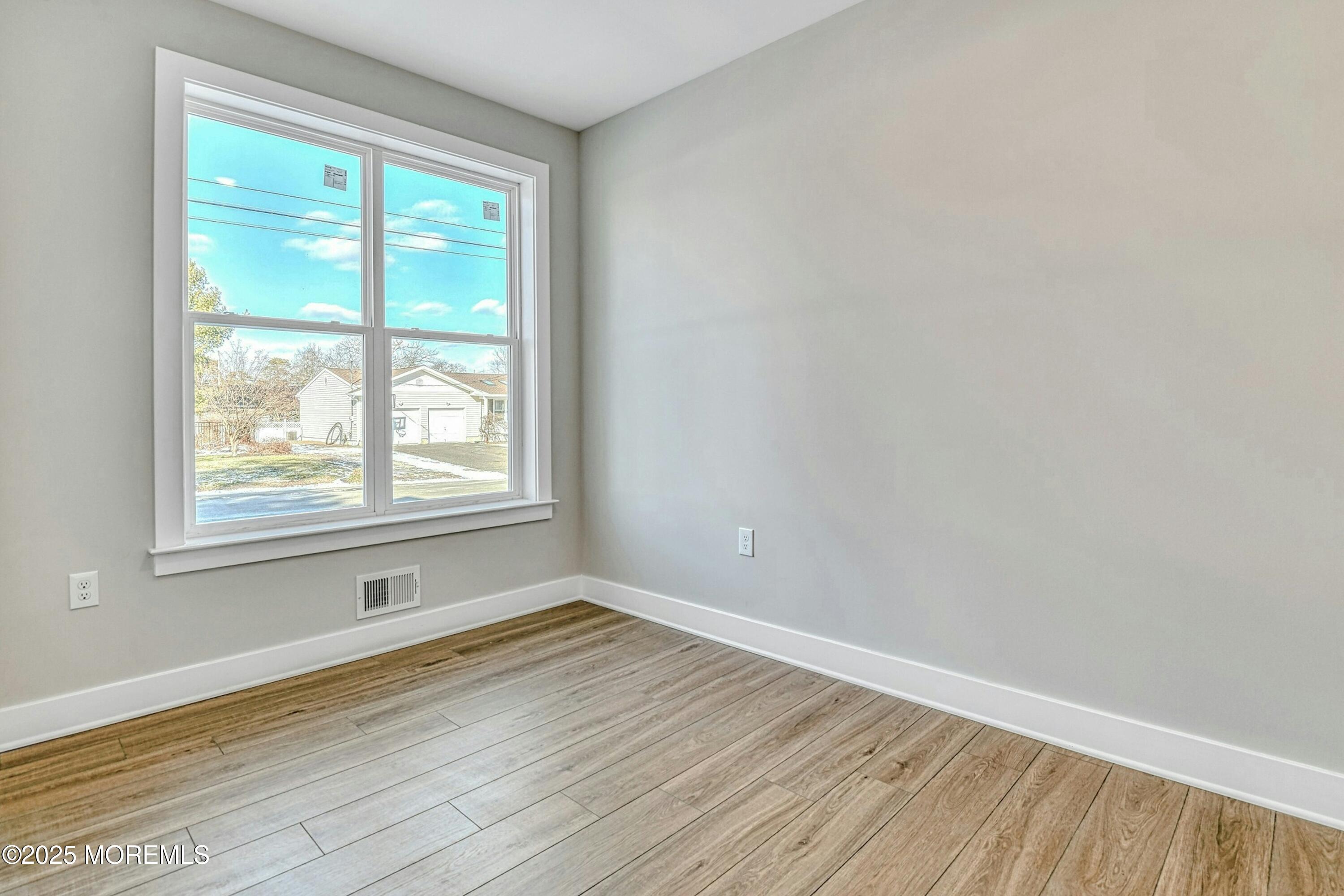 1032 3rd Avenue Image 4