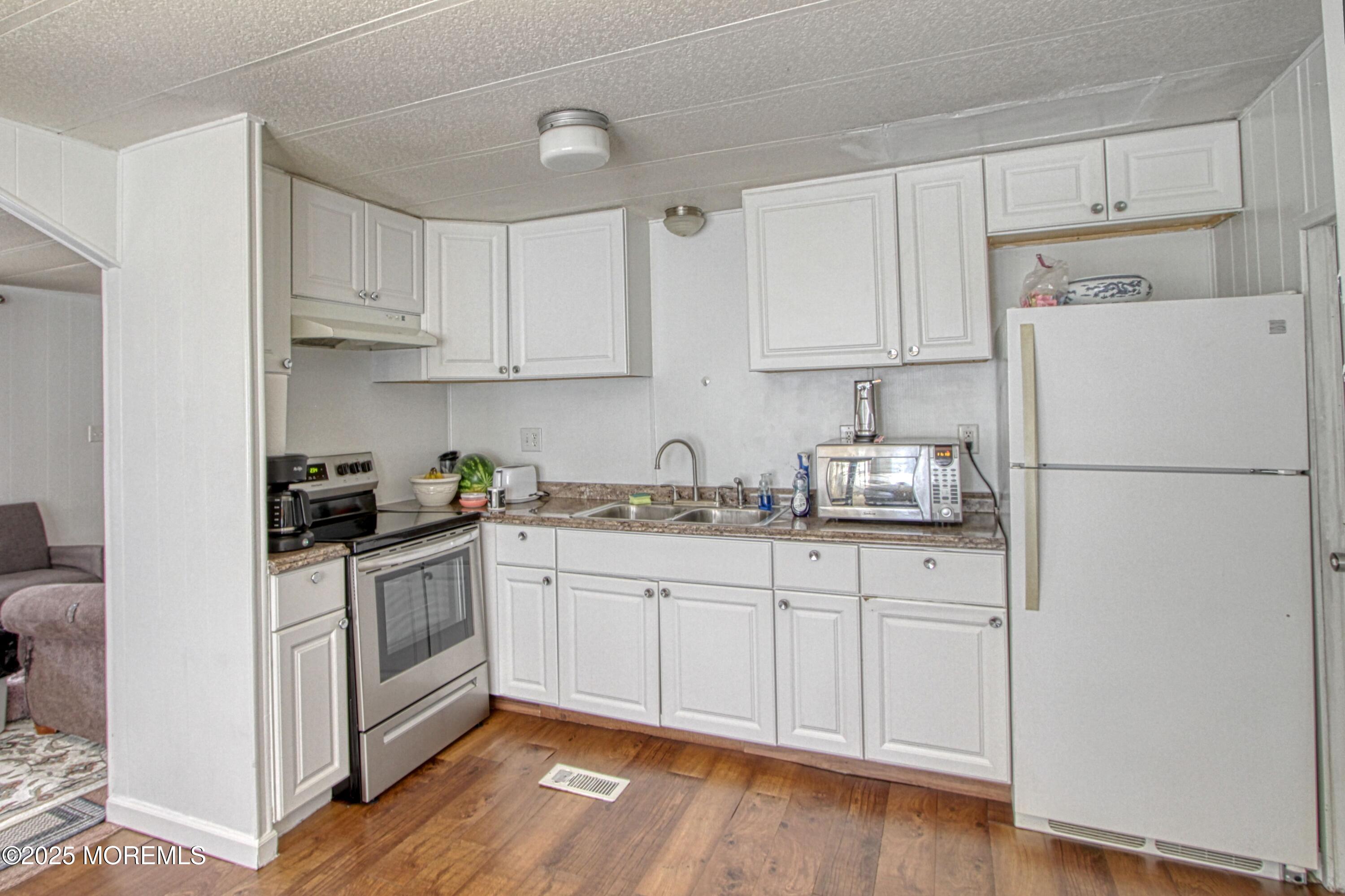 36 Beaver Avenue Image 2