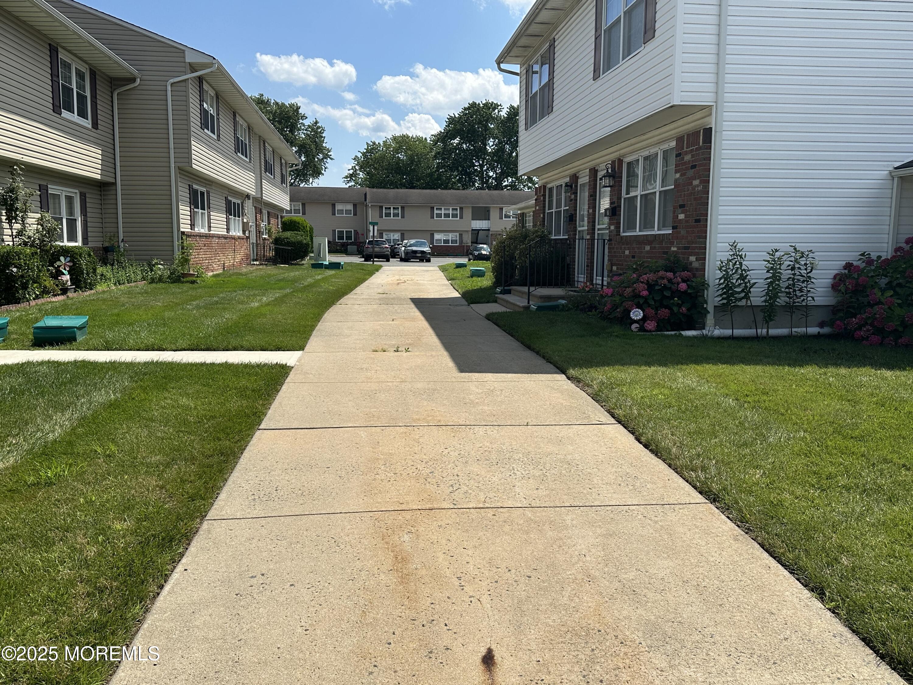 9 Maine Court 741 Image 3