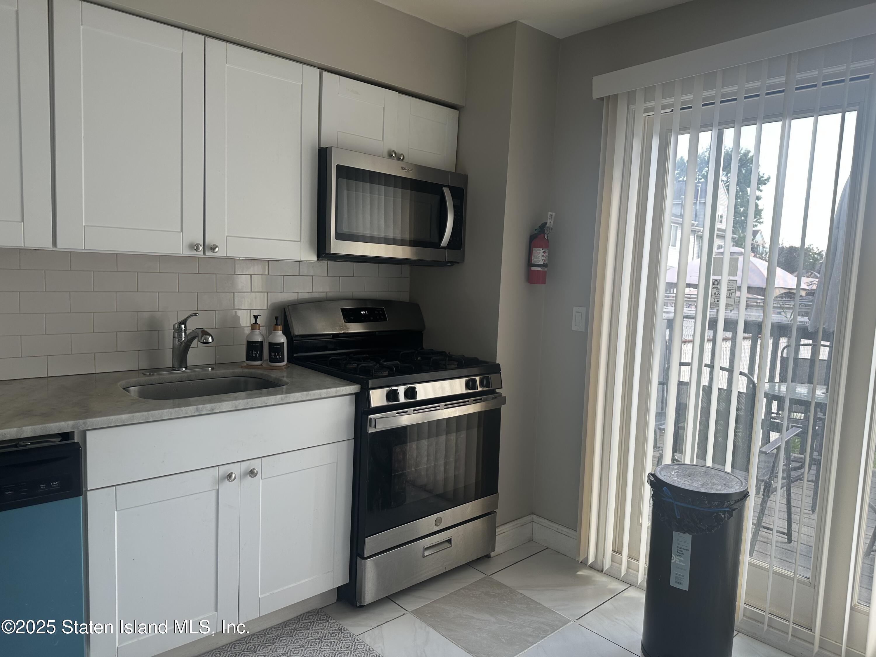 12 Delmar Avenue A Image 5