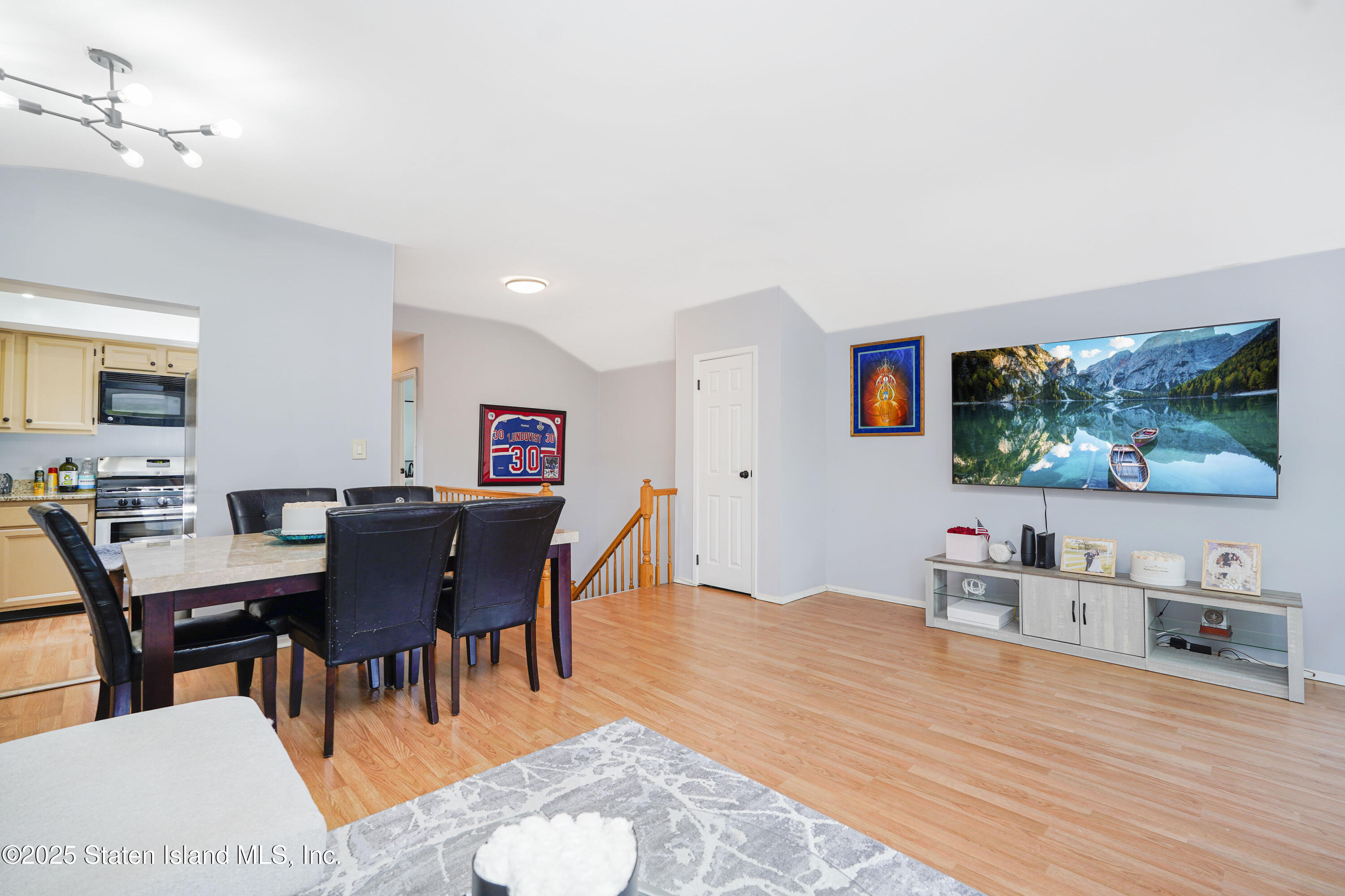 221 B Katan Avenue Image 3