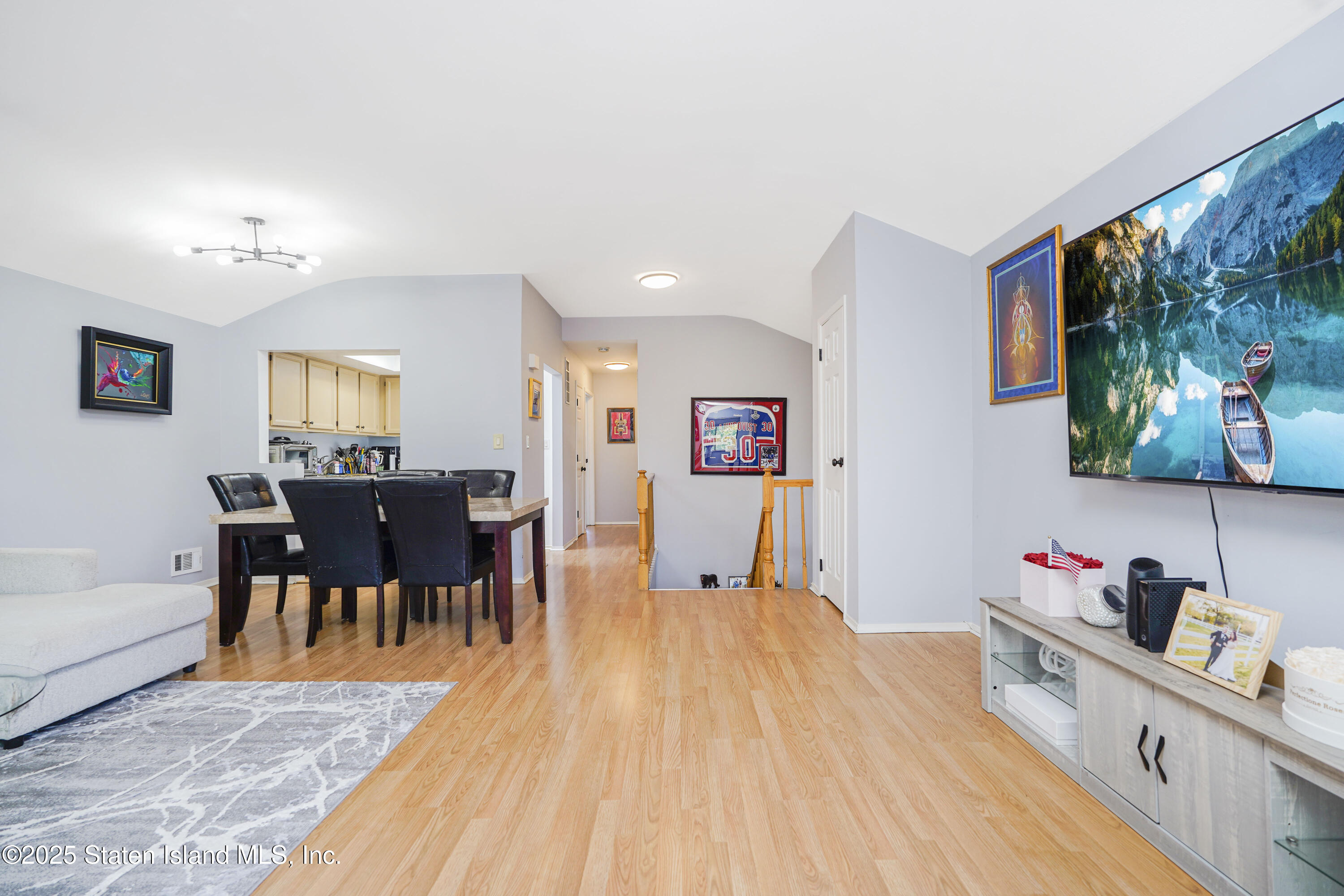 221 B Katan Avenue Image 4