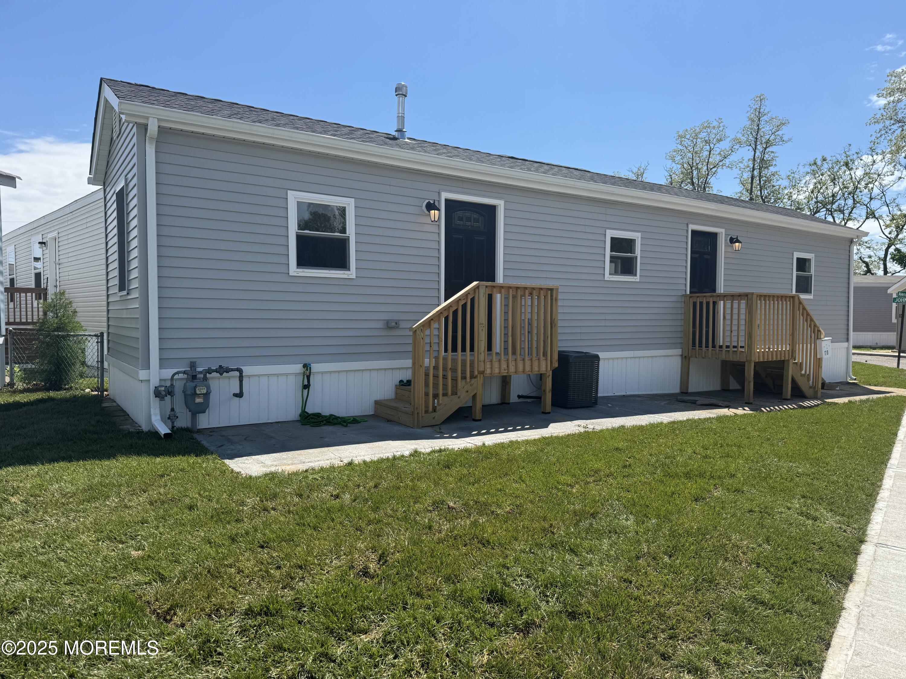 17 Avenue D Image 2
