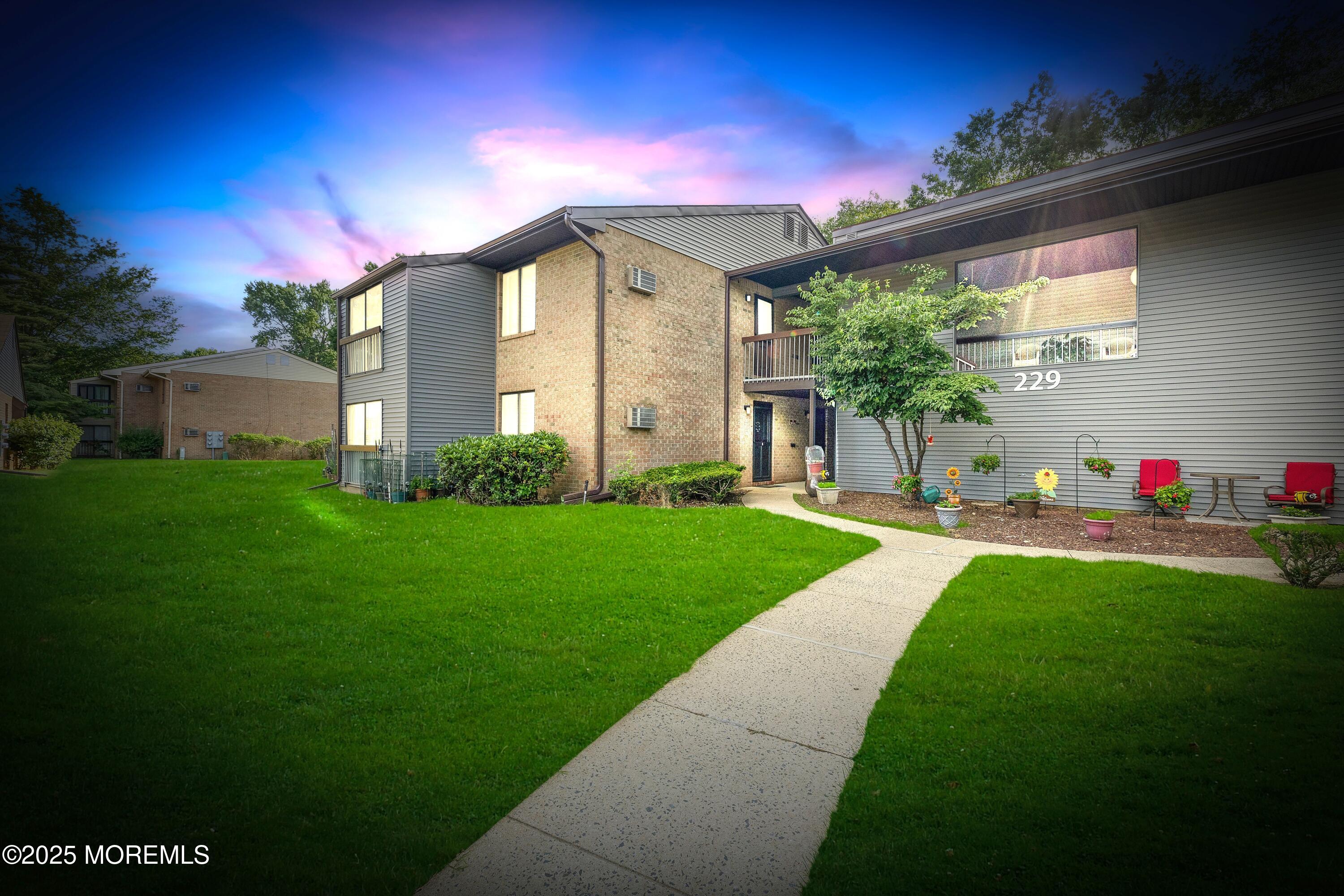 229 Medford Court B, Manalapan, NJ, 07726