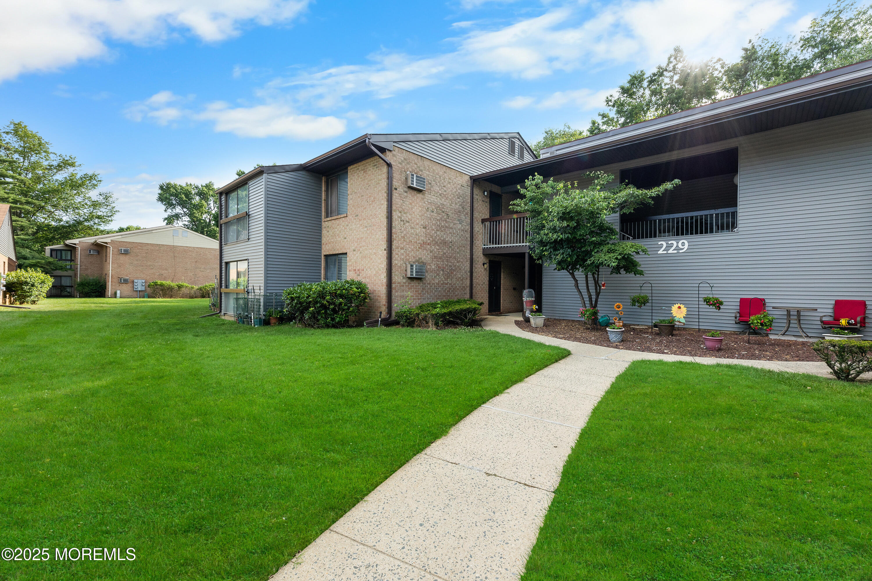 229 Medford Court B, Manalapan, NJ, 07726 image 24