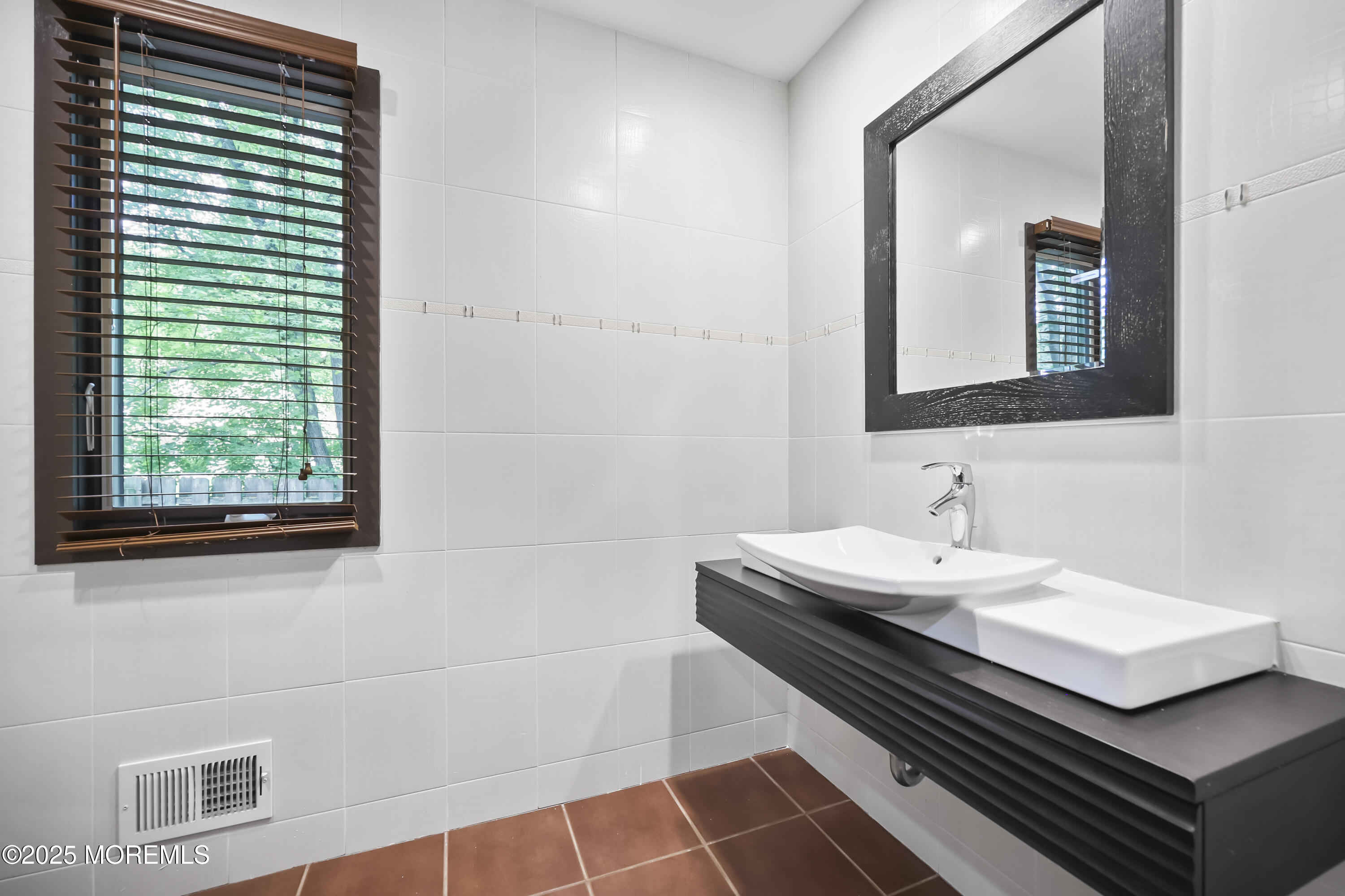 42 Nikki Court, Morganville, NJ, 07751 image 32