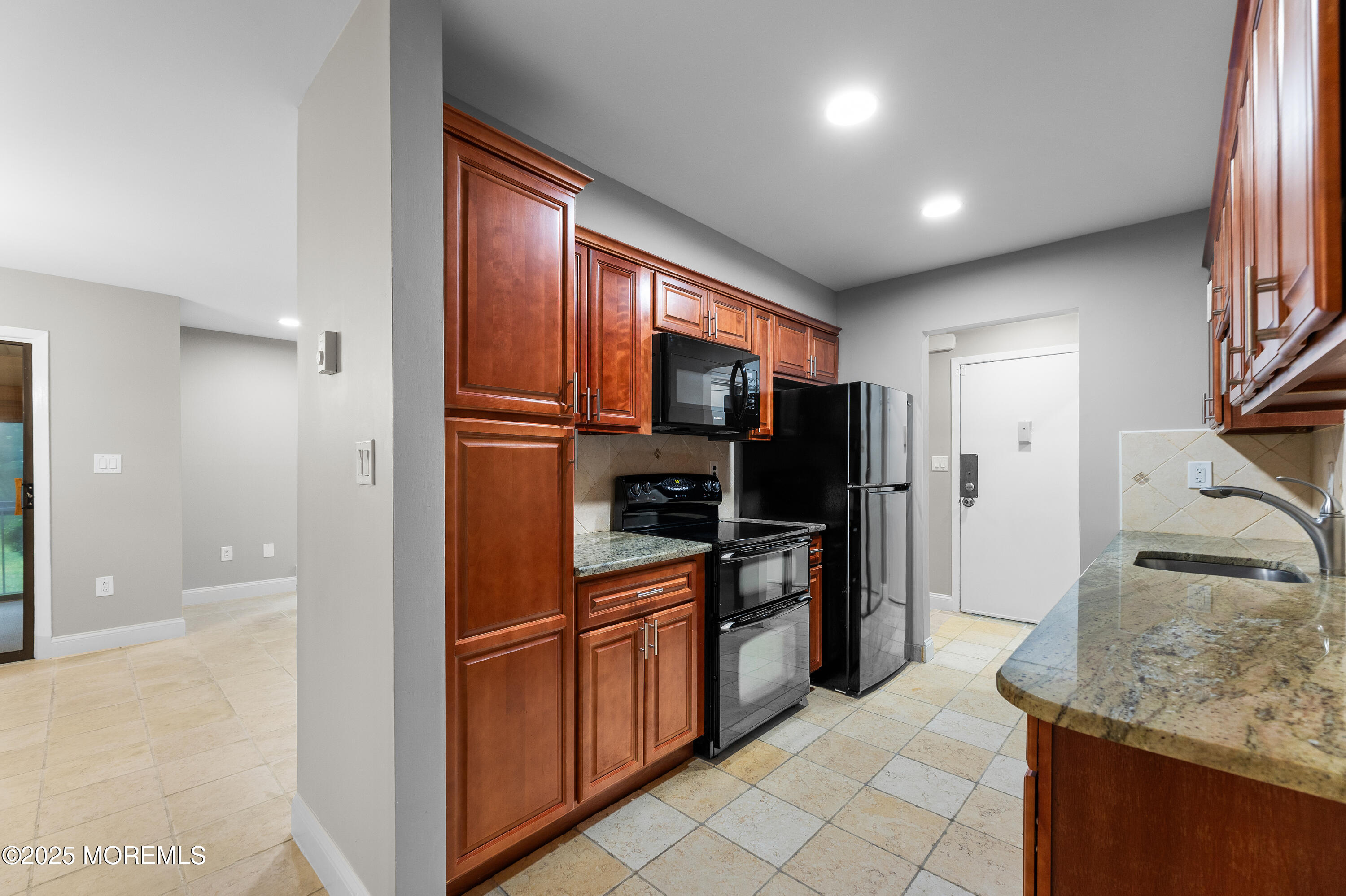 229 Medford Court B, Manalapan, NJ, 07726 image 9