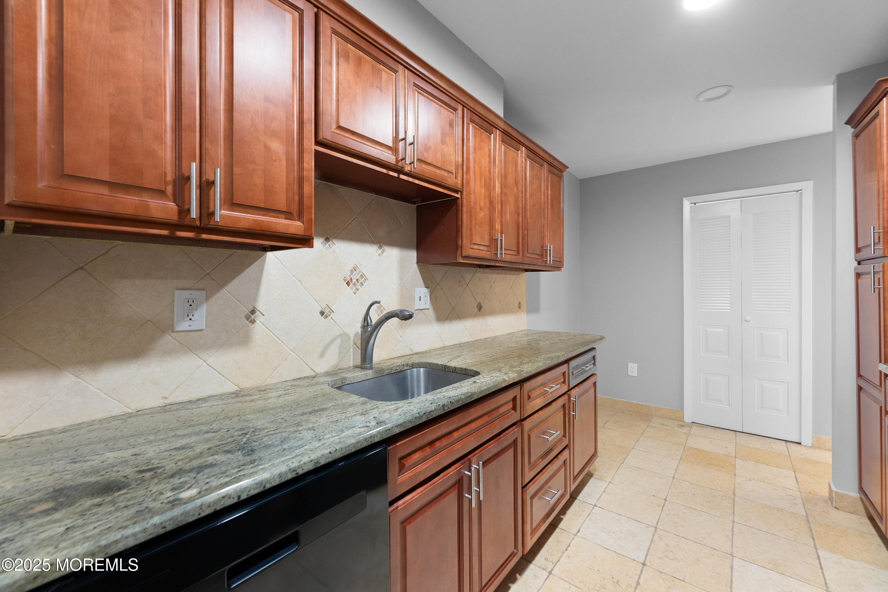 229 Medford Court B, Manalapan, NJ, 07726 image 11