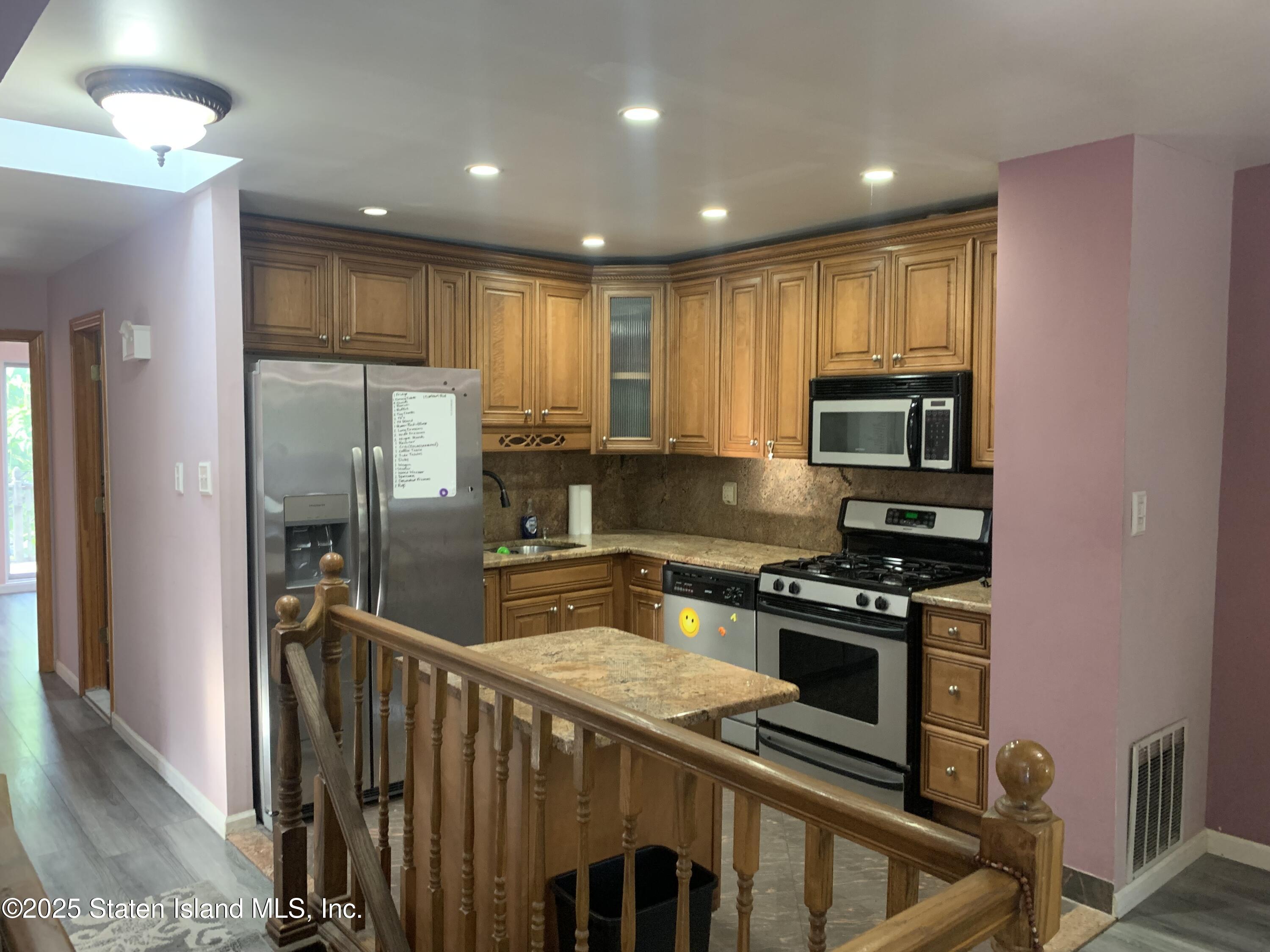61 Comstock Avenue, Staten Island, NY, 10314 image 8