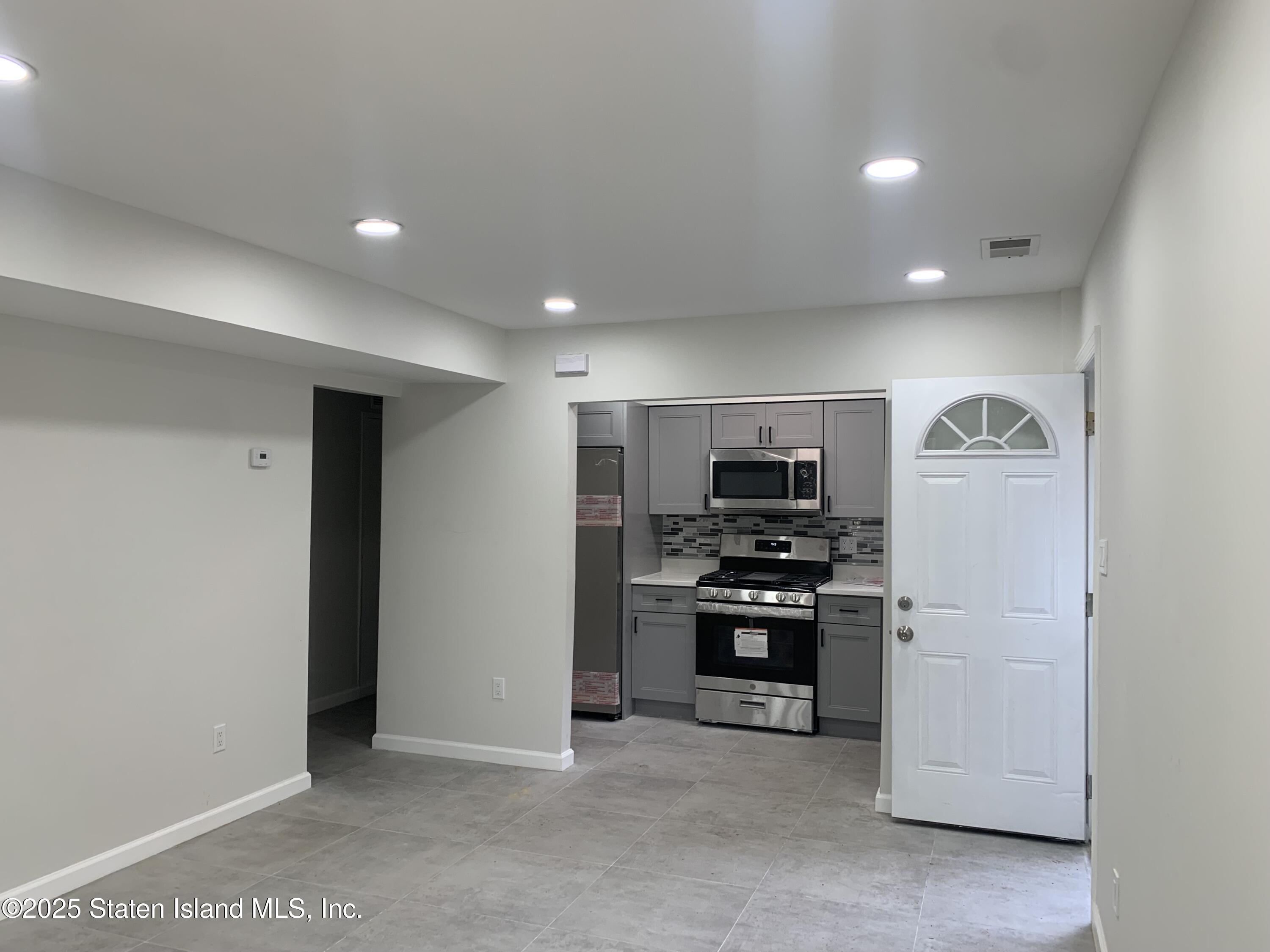 61 Comstock Avenue, Staten Island, NY, 10314 image 20