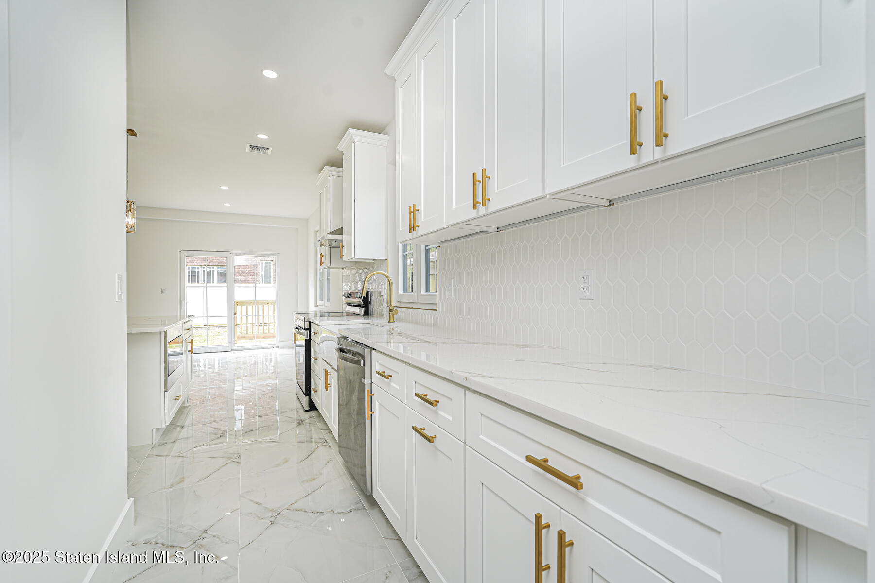 5635 Amboy Road, Staten Island, NY, 10309 image 8