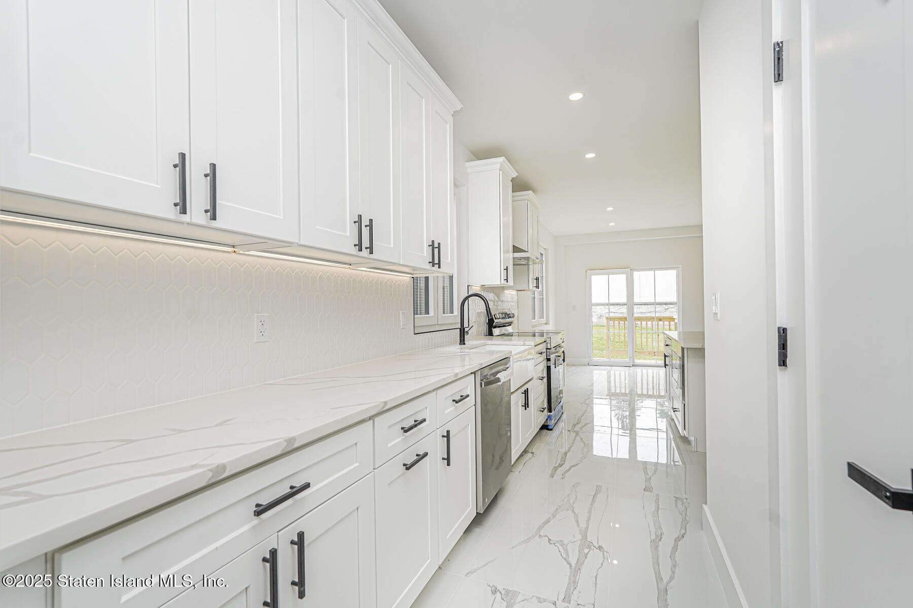 5639 Amboy Road, Staten Island, NY, 10309 image 8