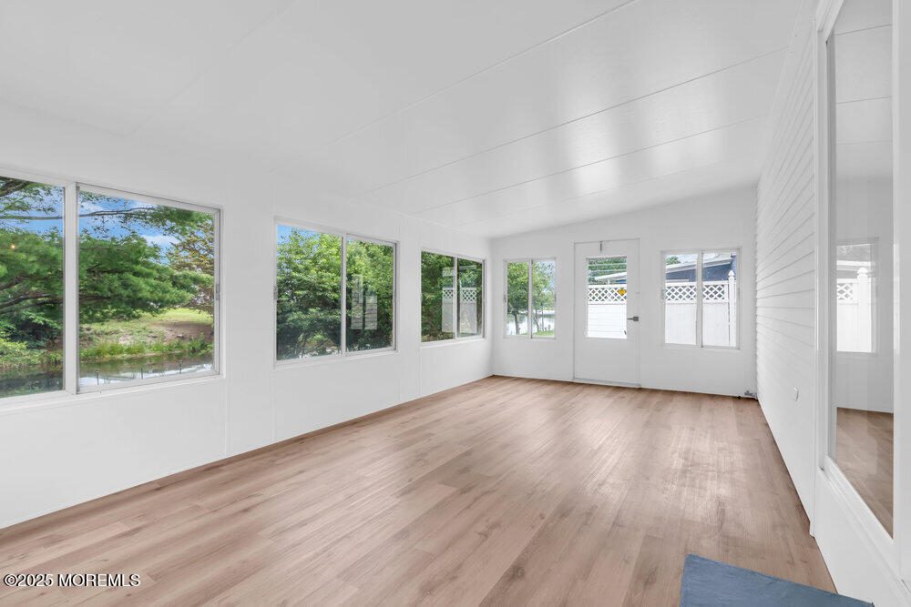 324 Barbados Drive Image 5