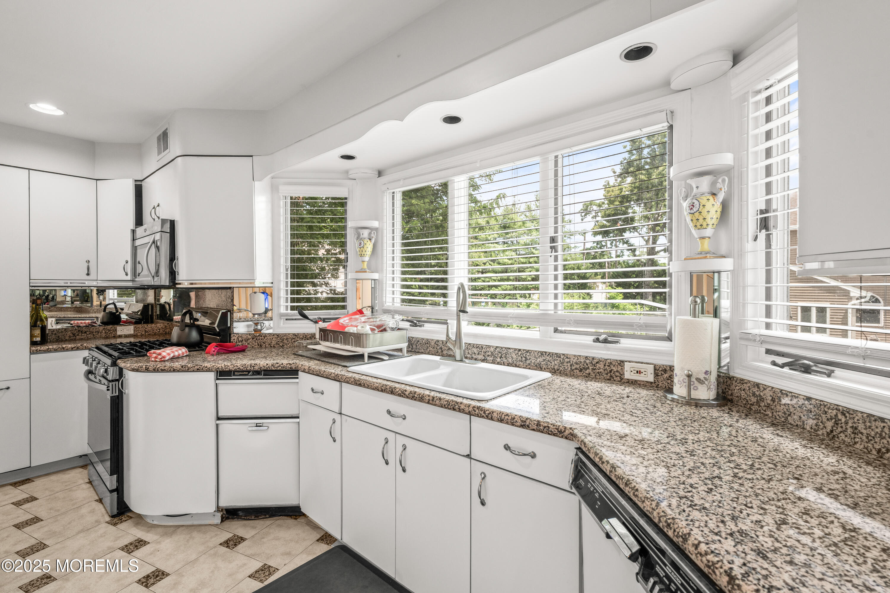 7 Wallace Avenue, Oakhurst, NJ, 07755 image 18